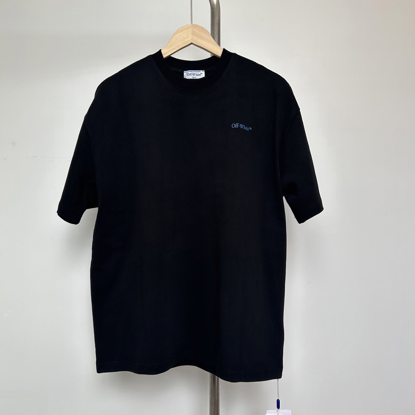 Off-White Black Barber Arrow T-Shirt - FashionPlug