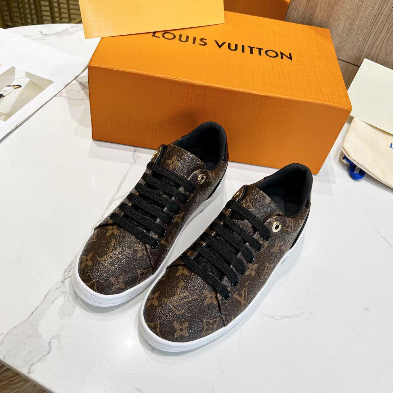 Louis Vuitton Frontrow Sneaker   1A1F4J - FashionPlug