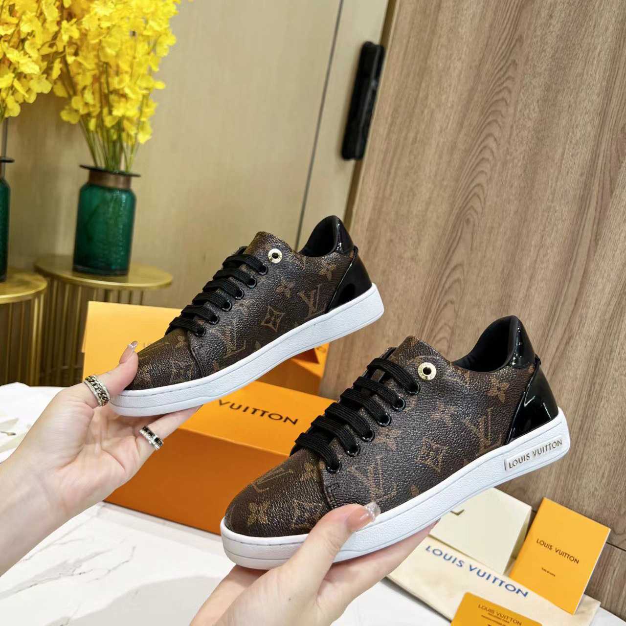 Louis Vuitton Frontrow Sneaker   1A1F4J - FashionPlug