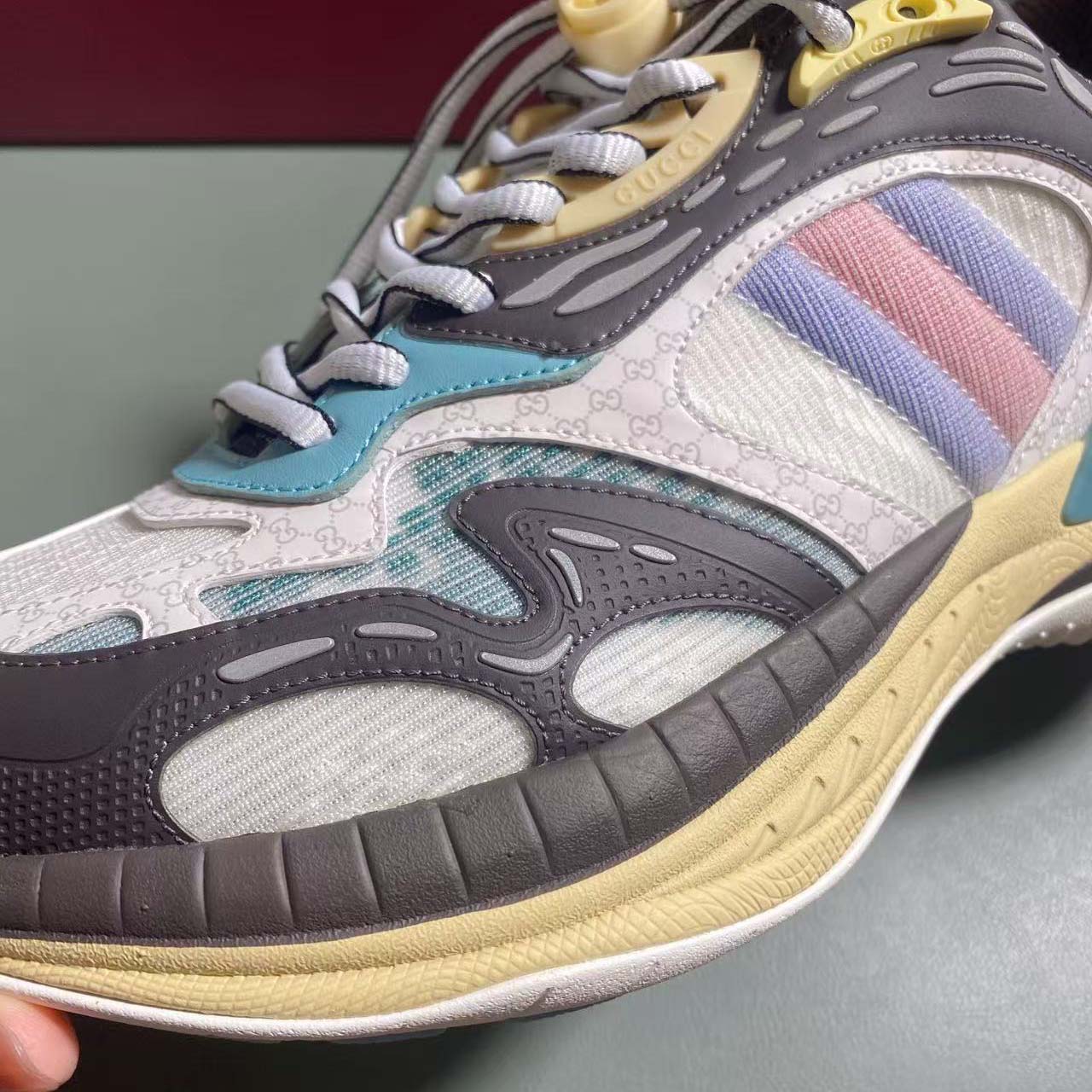 Gucci Men's Gucci 2.0 Sneaker - FashionPlug