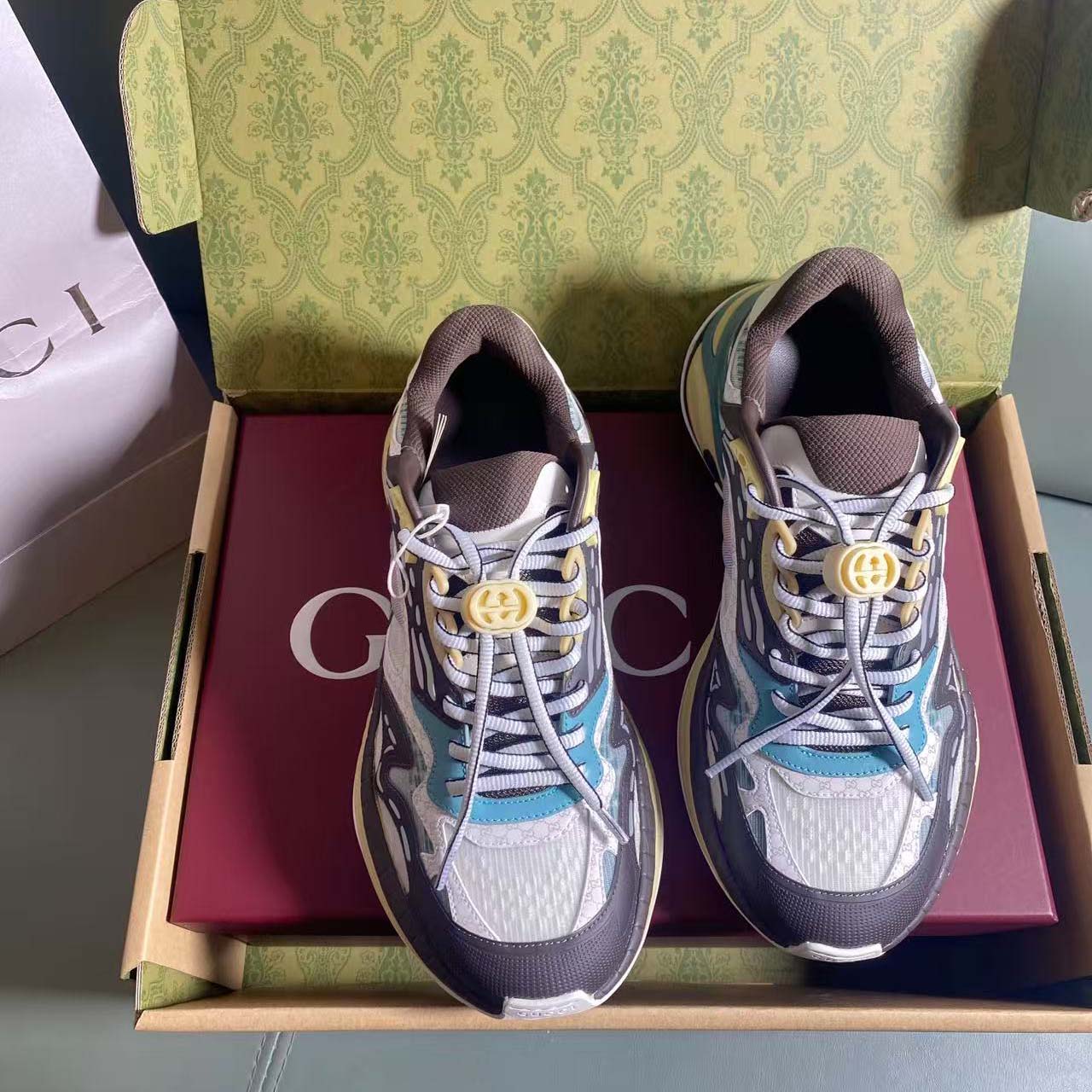 Gucci Men's Gucci 2.0 Sneaker - FashionPlug