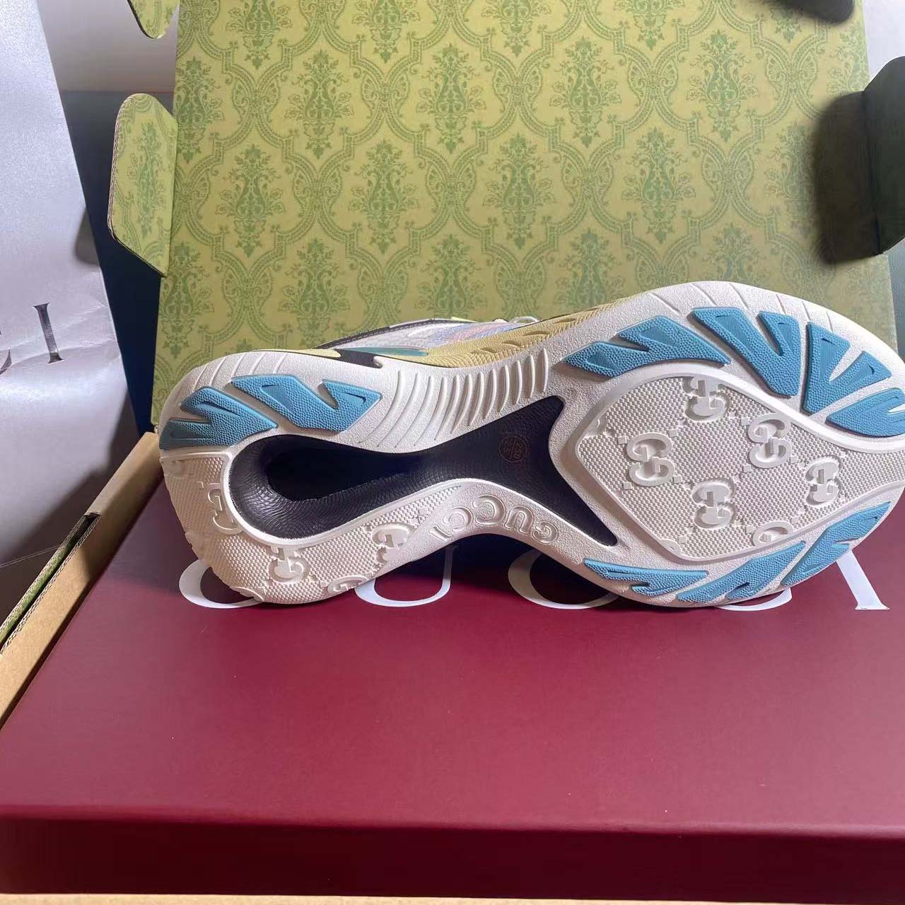 Gucci Men's Gucci 2.0 Sneaker - FashionPlug