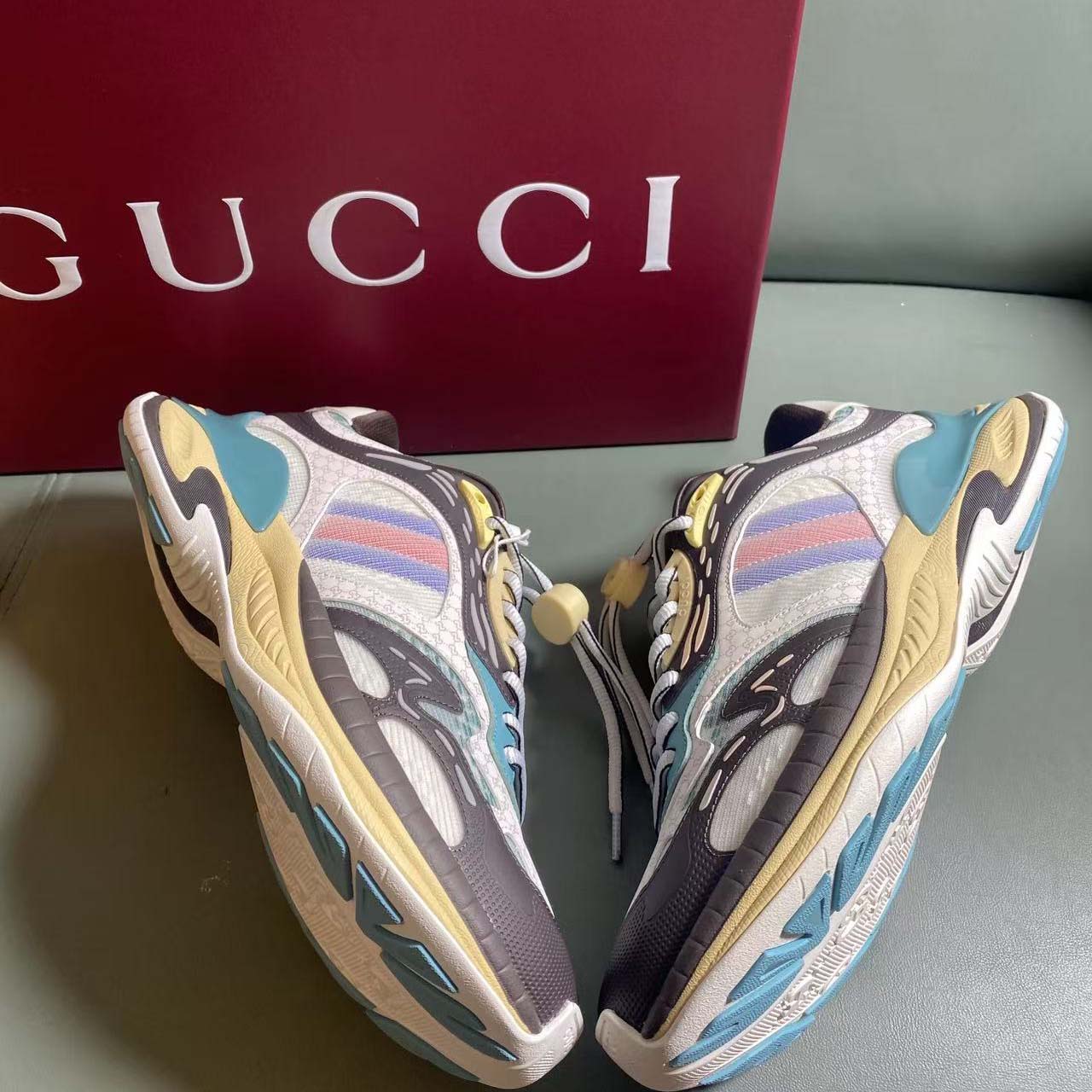 Gucci Men's Gucci 2.0 Sneaker - FashionPlug