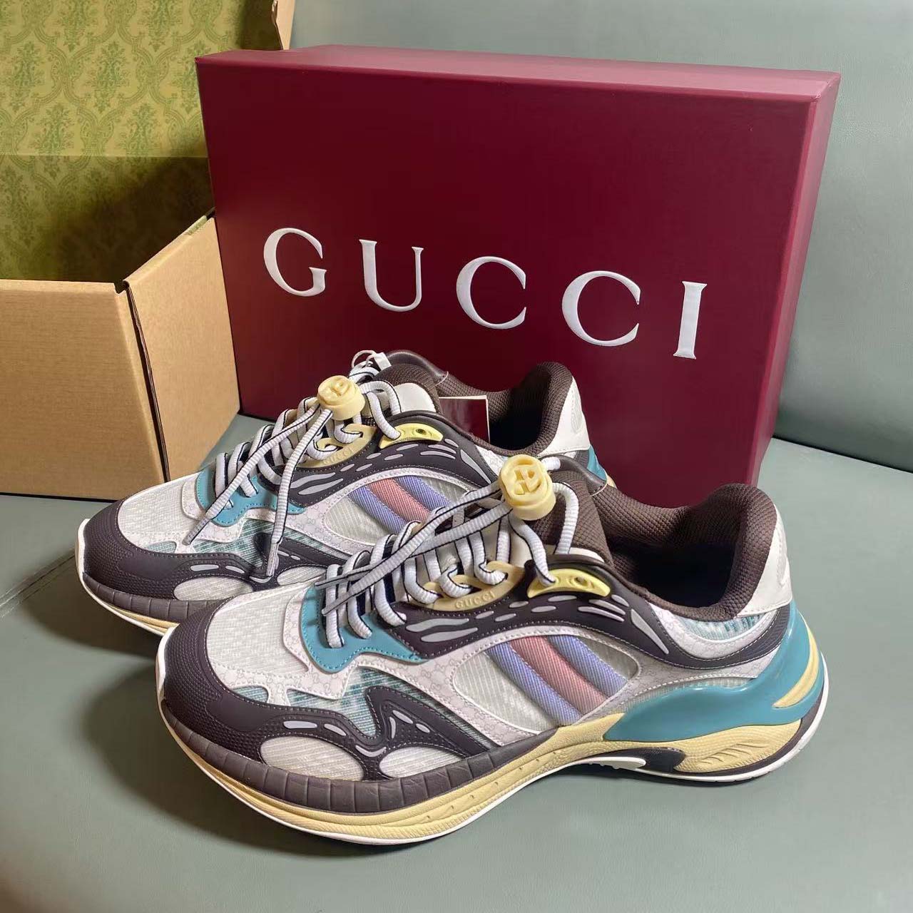 Gucci Men's Gucci 2.0 Sneaker - FashionPlug