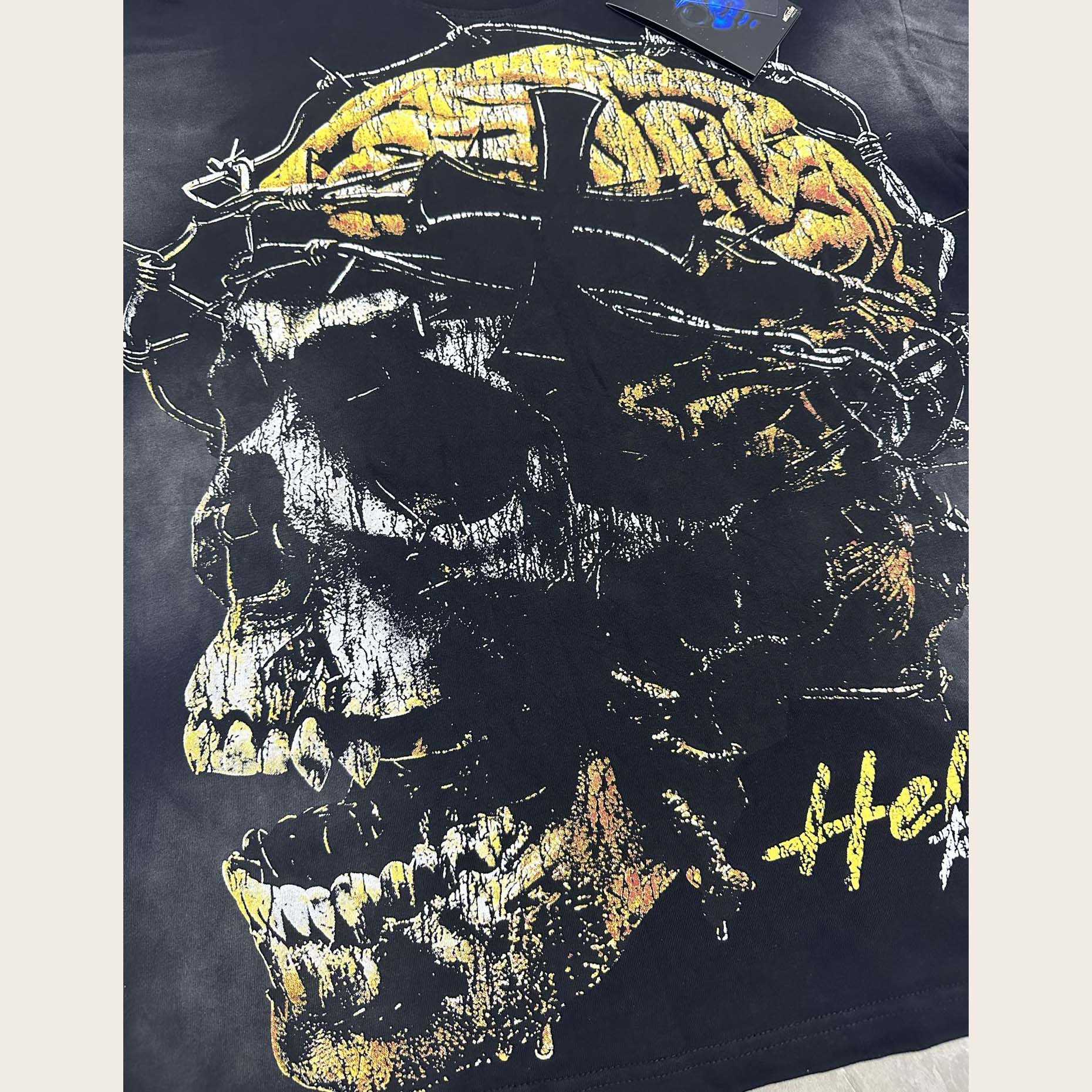 Hellstar Classic T-Shirt  - FashionPlug