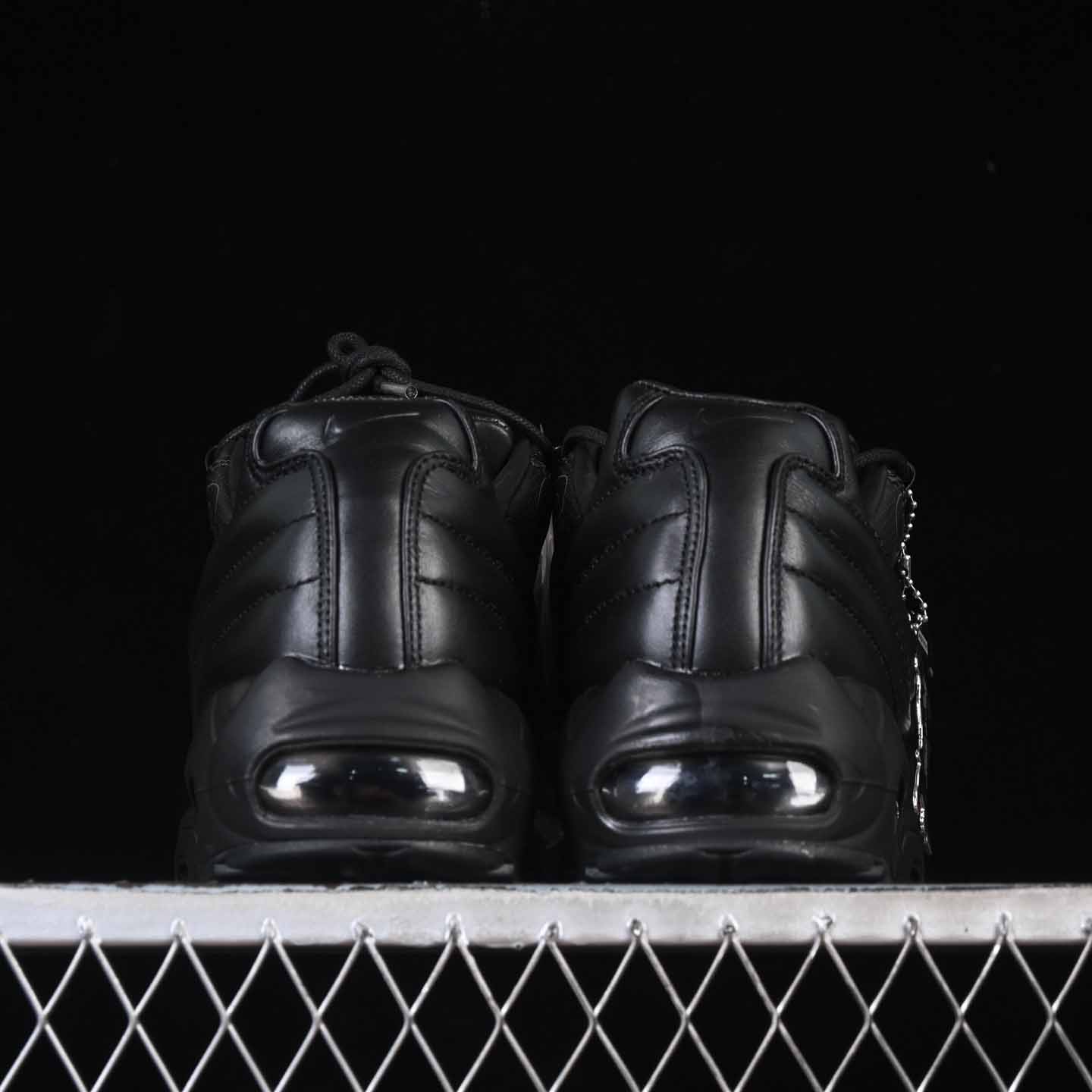Supreme x Nike Air Max 95 Lux    CI0999-001 - FashionPlug