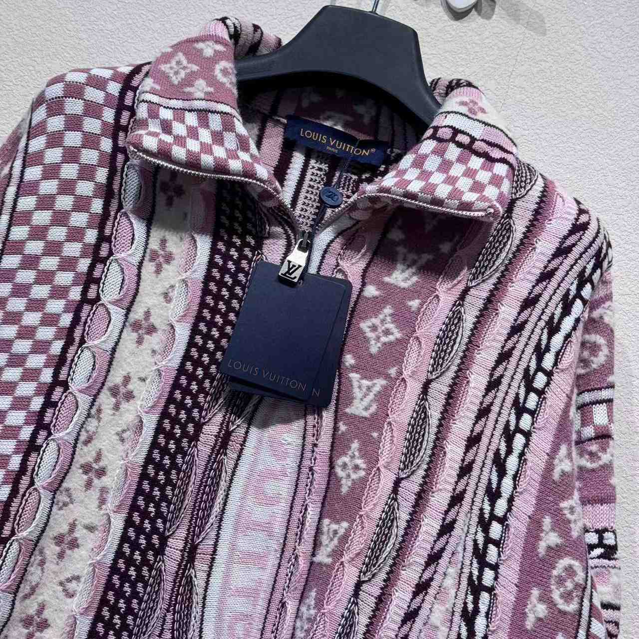 Louis Vuitton Half-Zip Pullover   1AIM77 - FashionPlug