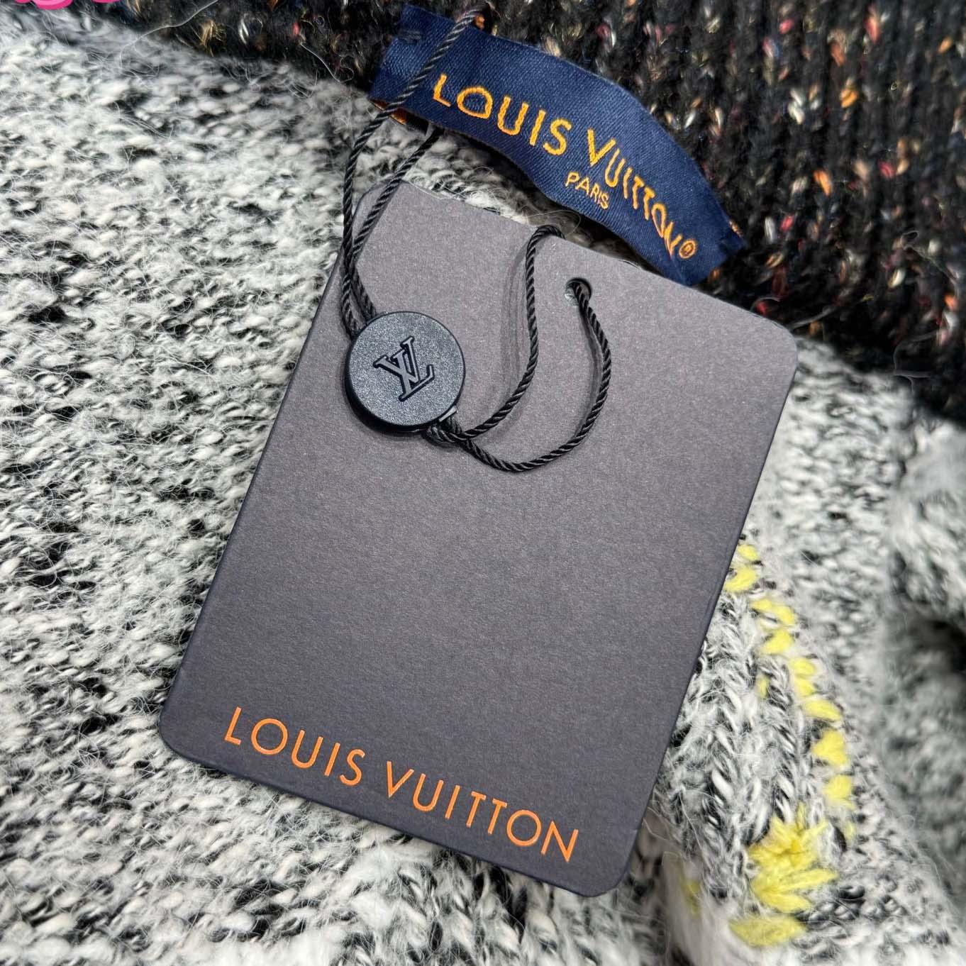 Louis Vuitton Zippered Knitted Blouson   1AIMD0 - FashionPlug