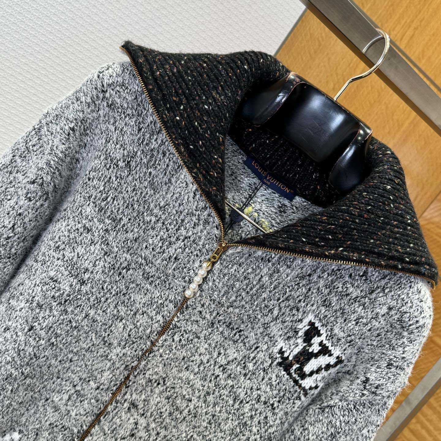 Louis Vuitton Zippered Knitted Blouson   1AIMD0 - FashionPlug