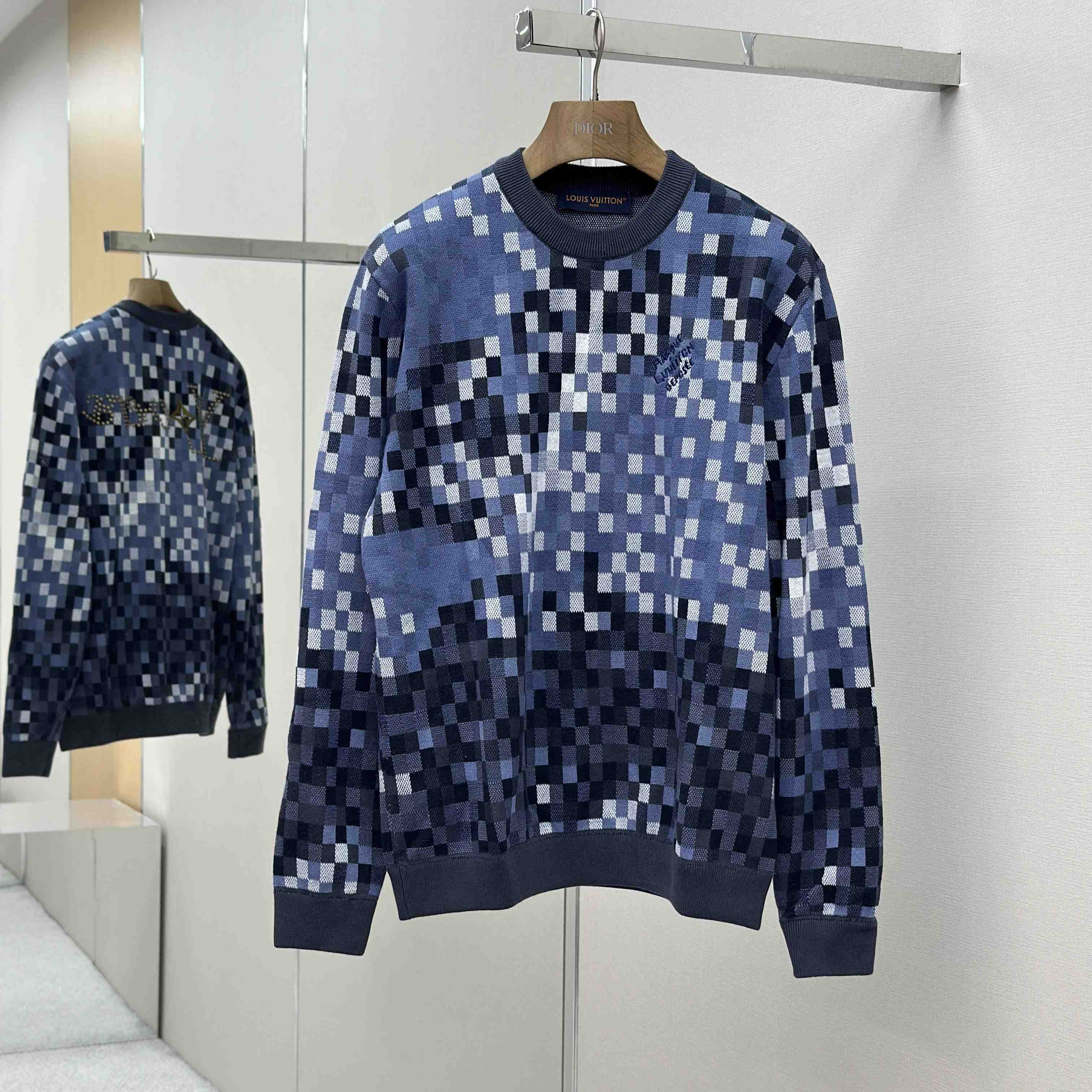 Louis Vuitton LV Vers Damoflage Jacquard Pullover   1AGHTO - FashionPlug