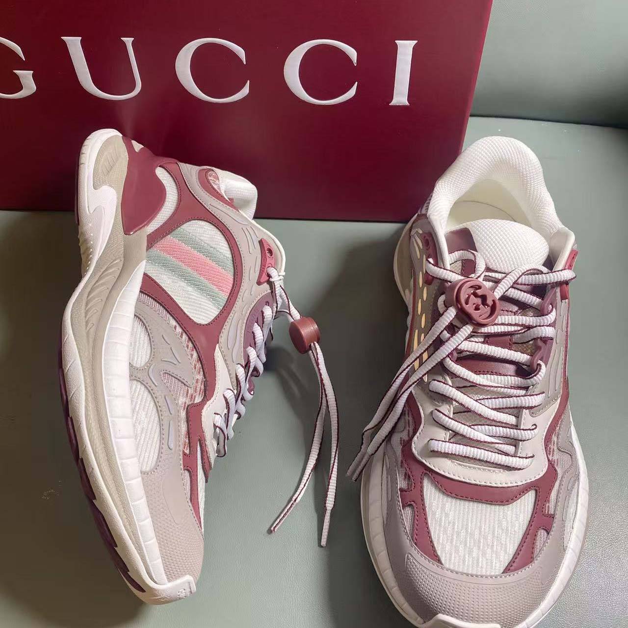 Gucci Men's Gucci 2.0 Sneaker - FashionPlug