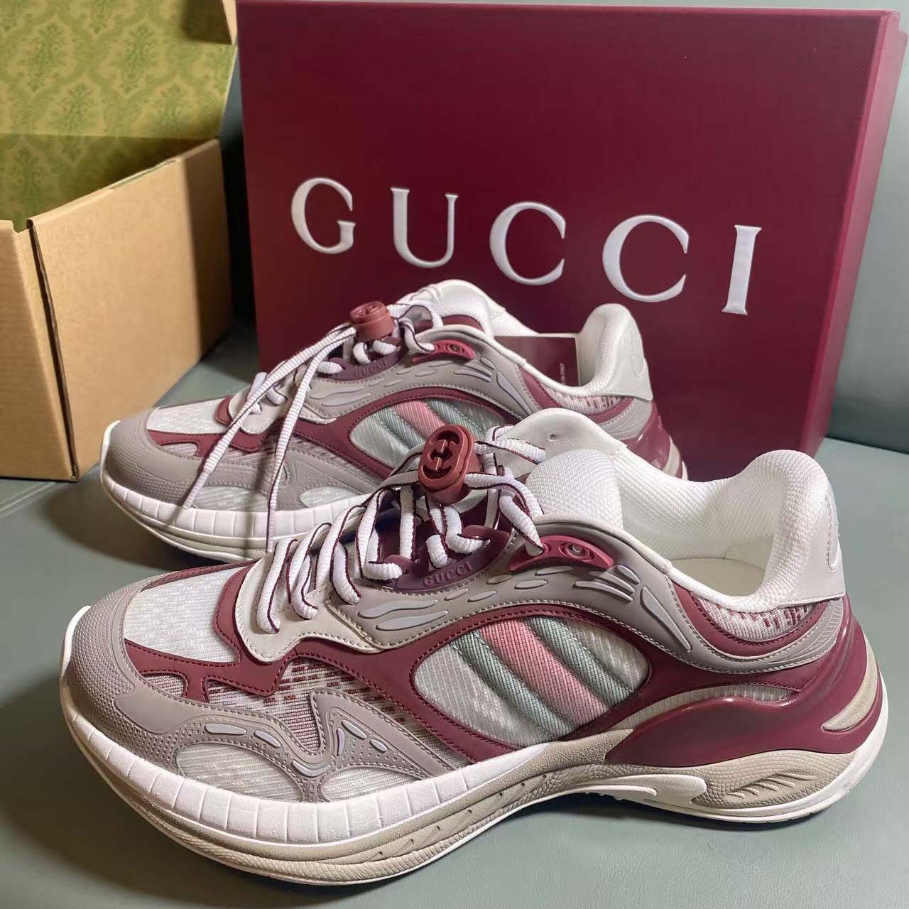 Gucci Men's Gucci 2.0 Sneaker - FashionPlug