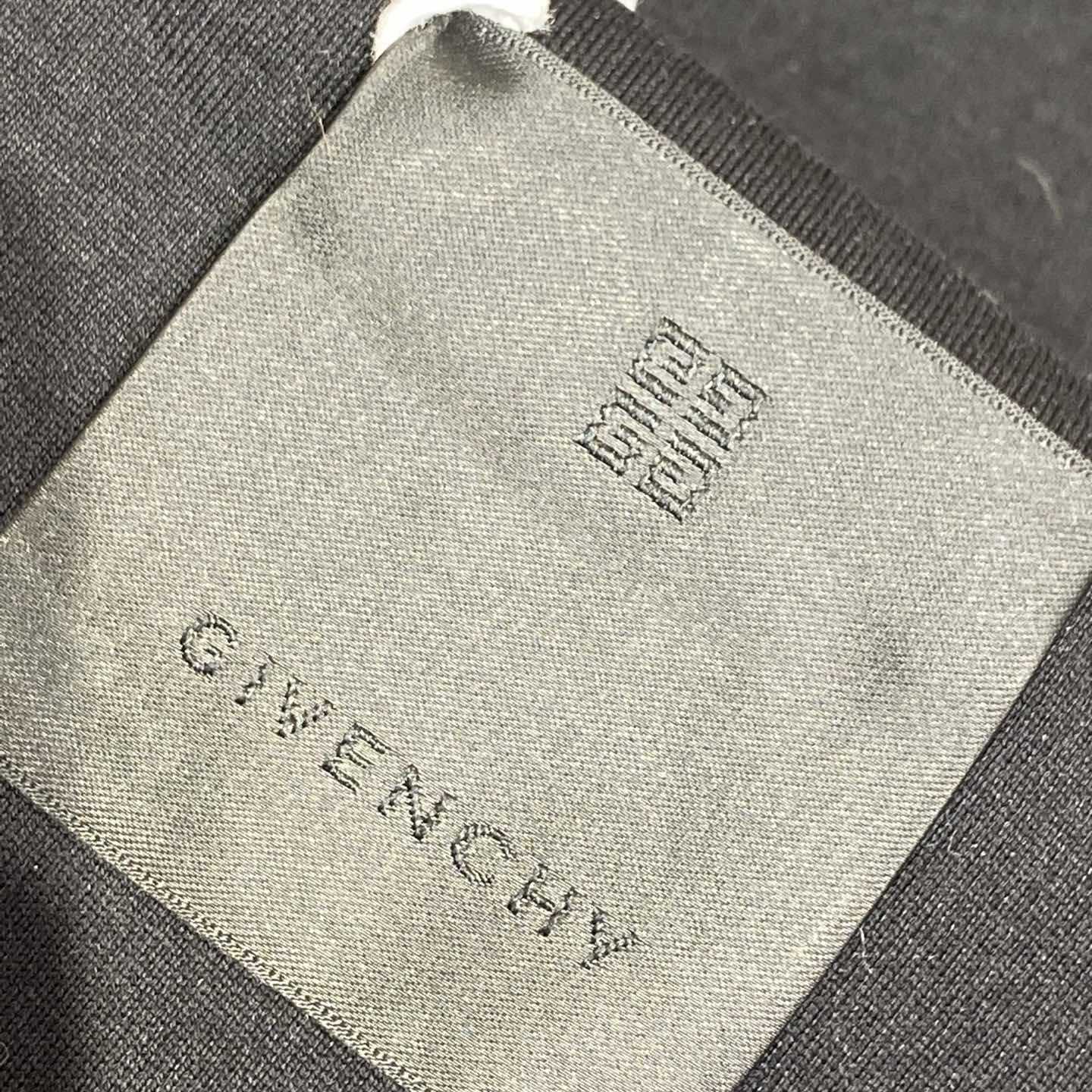 Givenchy Maison GIVENCHY t-shirt in cotton in - black/green - FashionPlug
