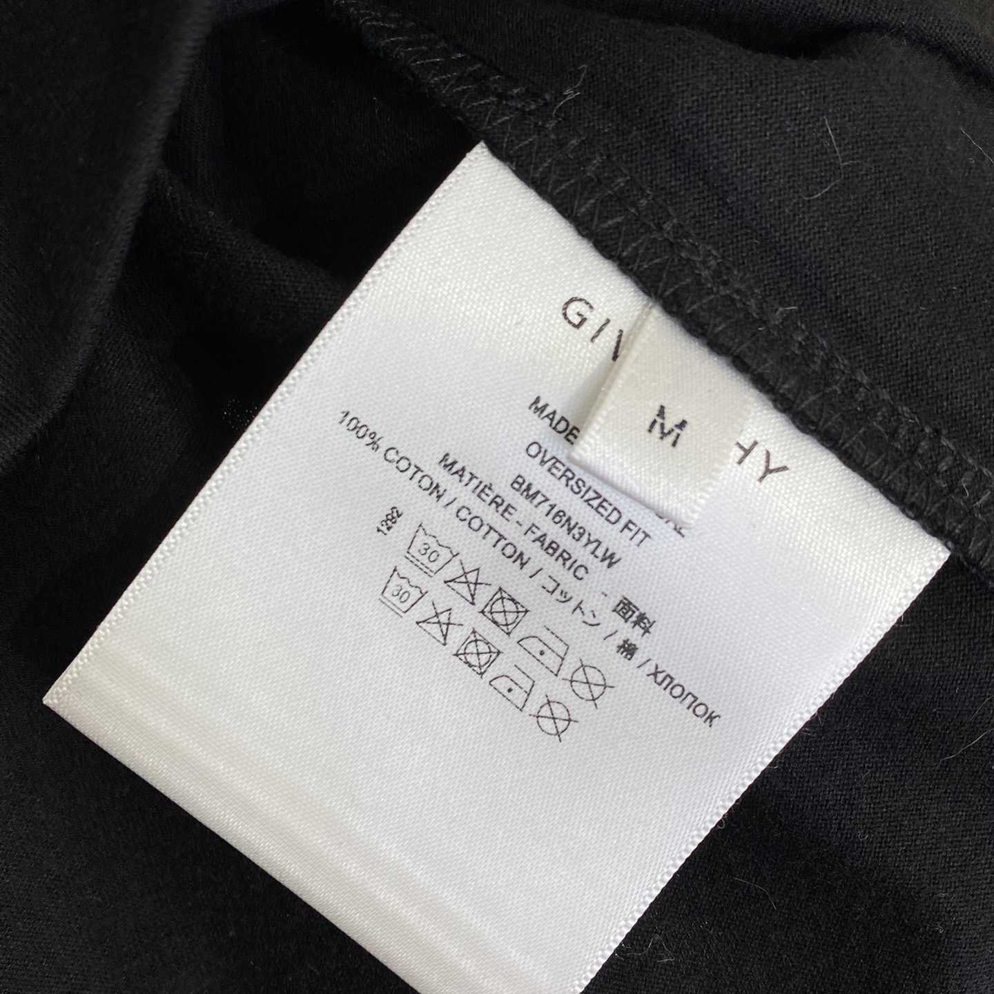 Givenchy Maison GIVENCHY t-shirt in cotton in - black/green - FashionPlug