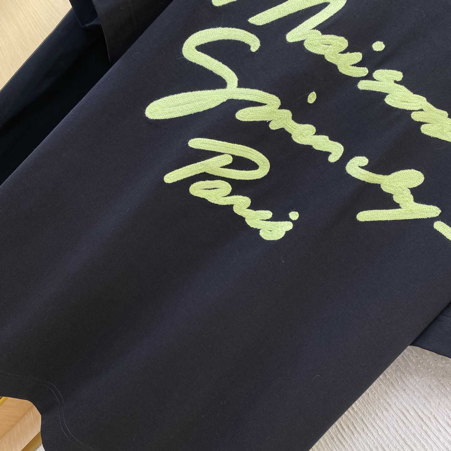 Givenchy Maison GIVENCHY t-shirt in cotton in - black/green - FashionPlug