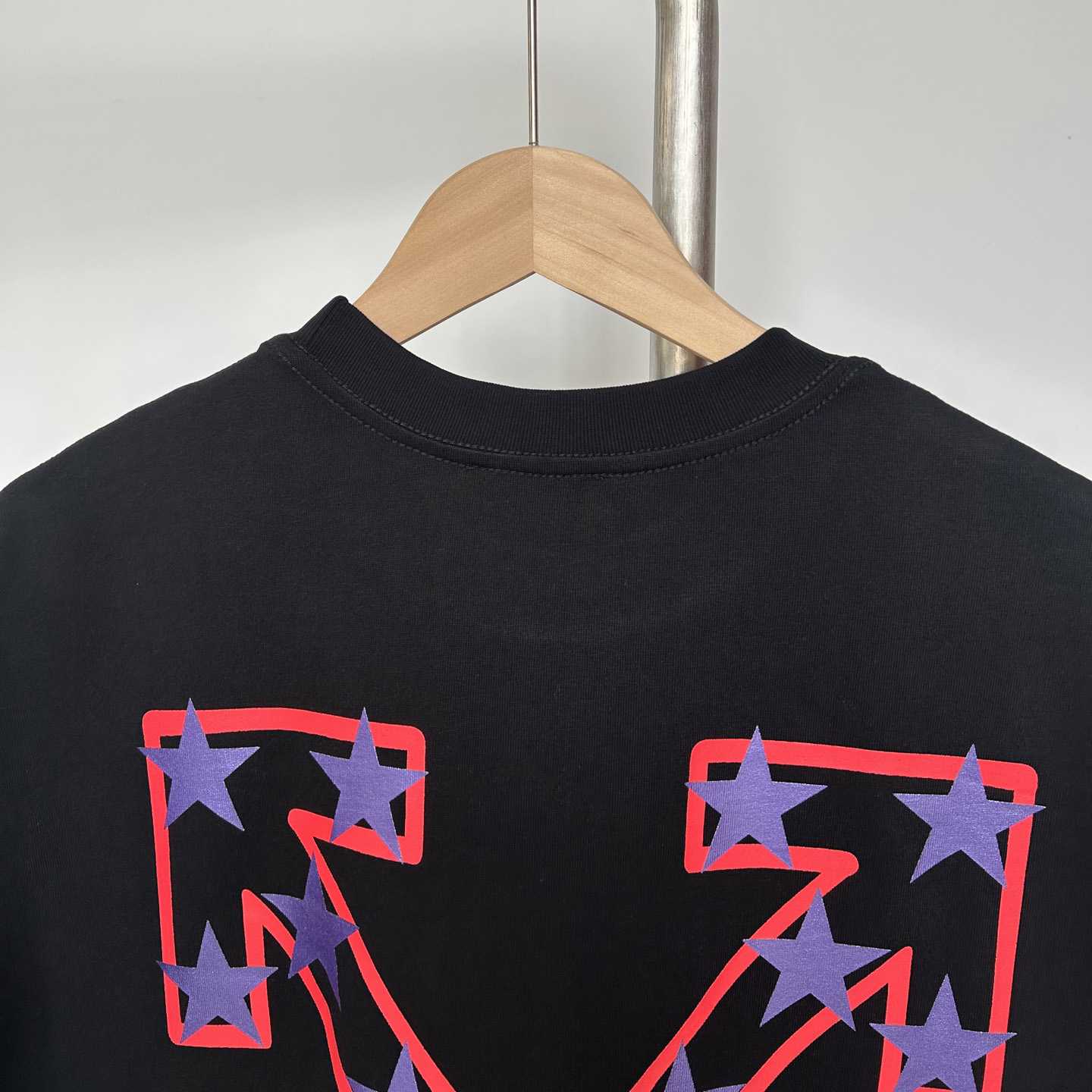 Off-White Black Starry Arrow T-Shirt - FashionPlug