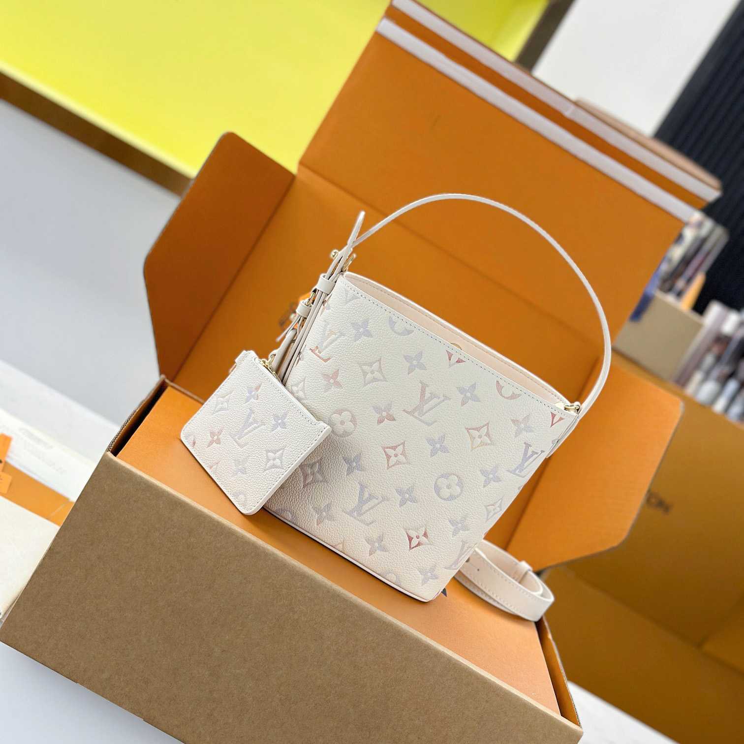 Louis Vuitton All In BB   M25673 - FashionPlug
