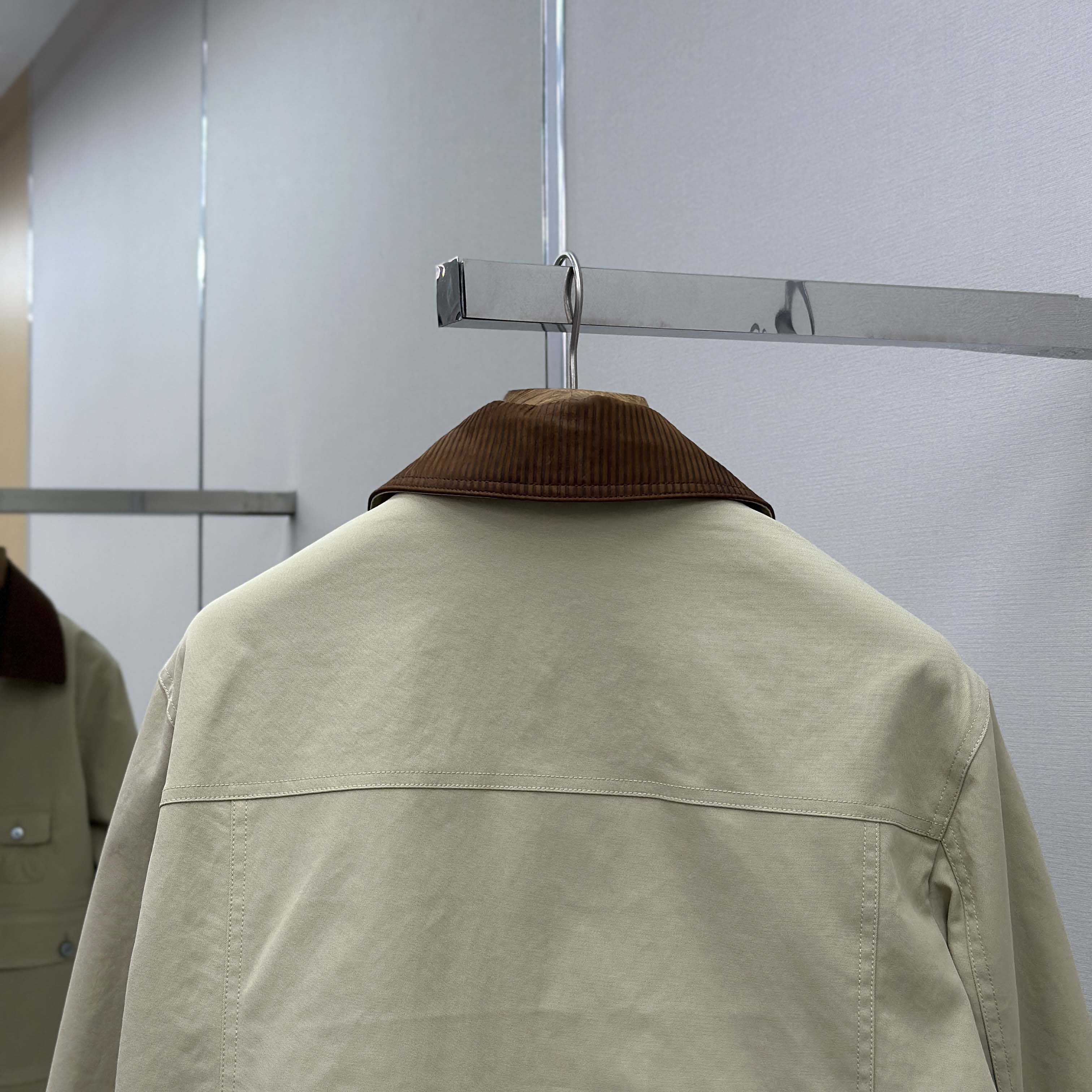 Louis Vuitton Workwear Gardening Jacket   1AILNW  - FashionPlug