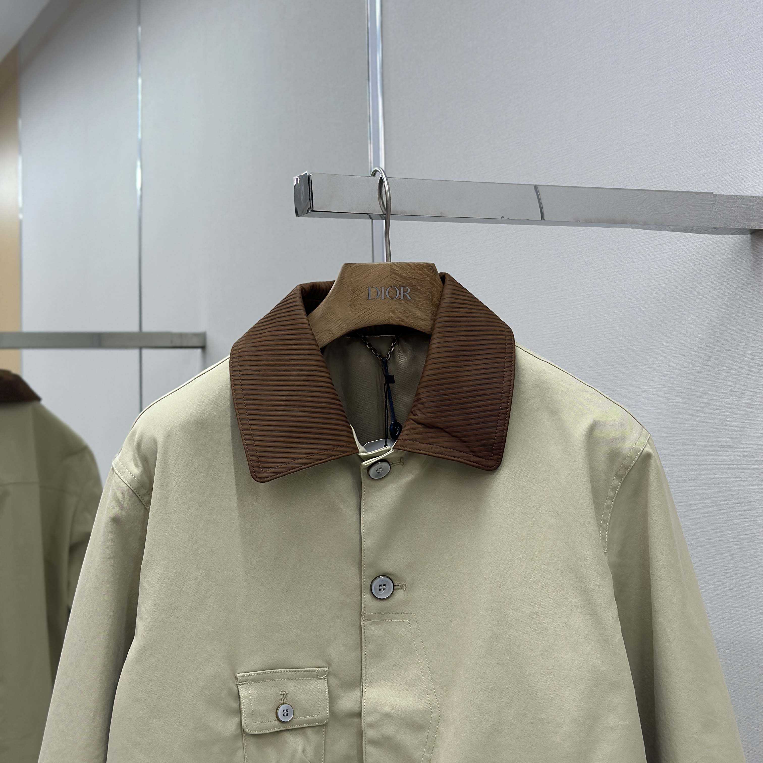 Louis Vuitton Workwear Gardening Jacket   1AILNW  - FashionPlug