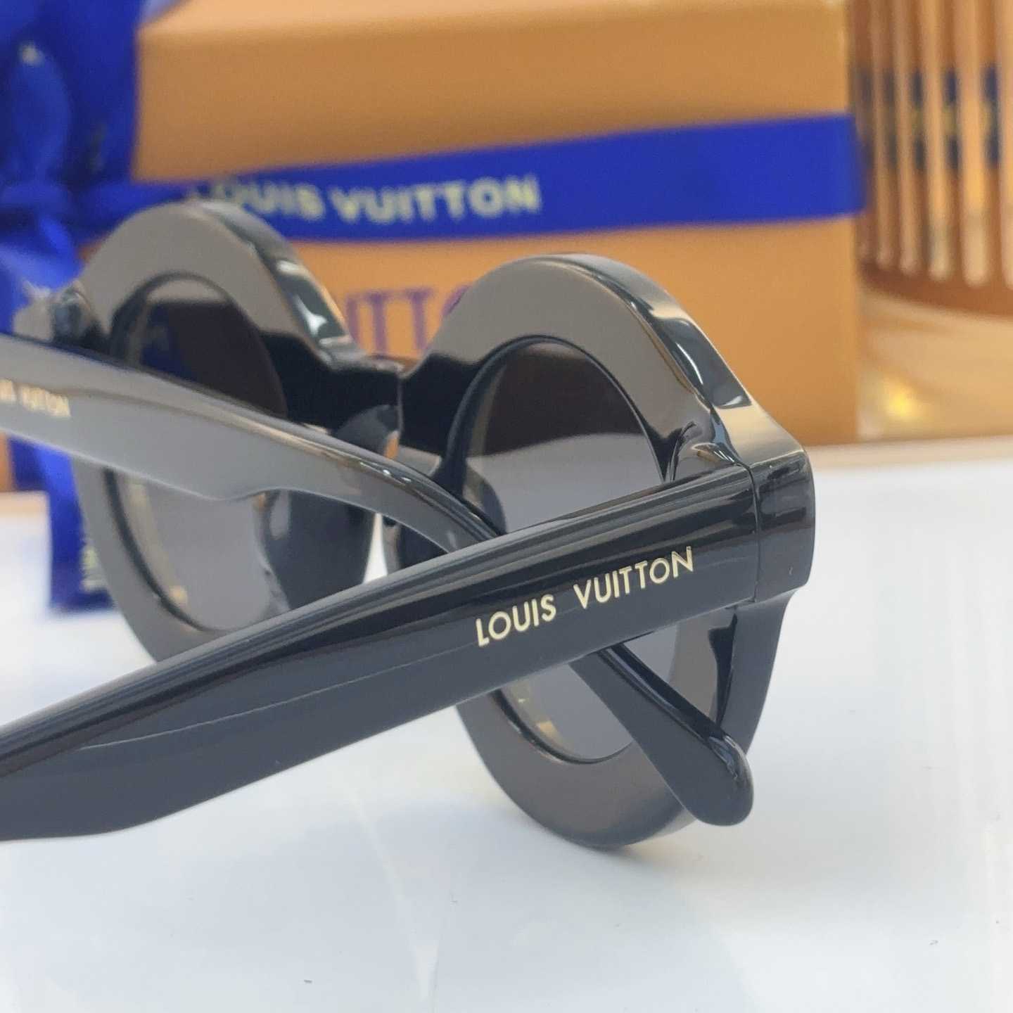 Louis Vuitton LV Super Vision Round Sunglasses   Z2737U Z2386U - FashionPlug