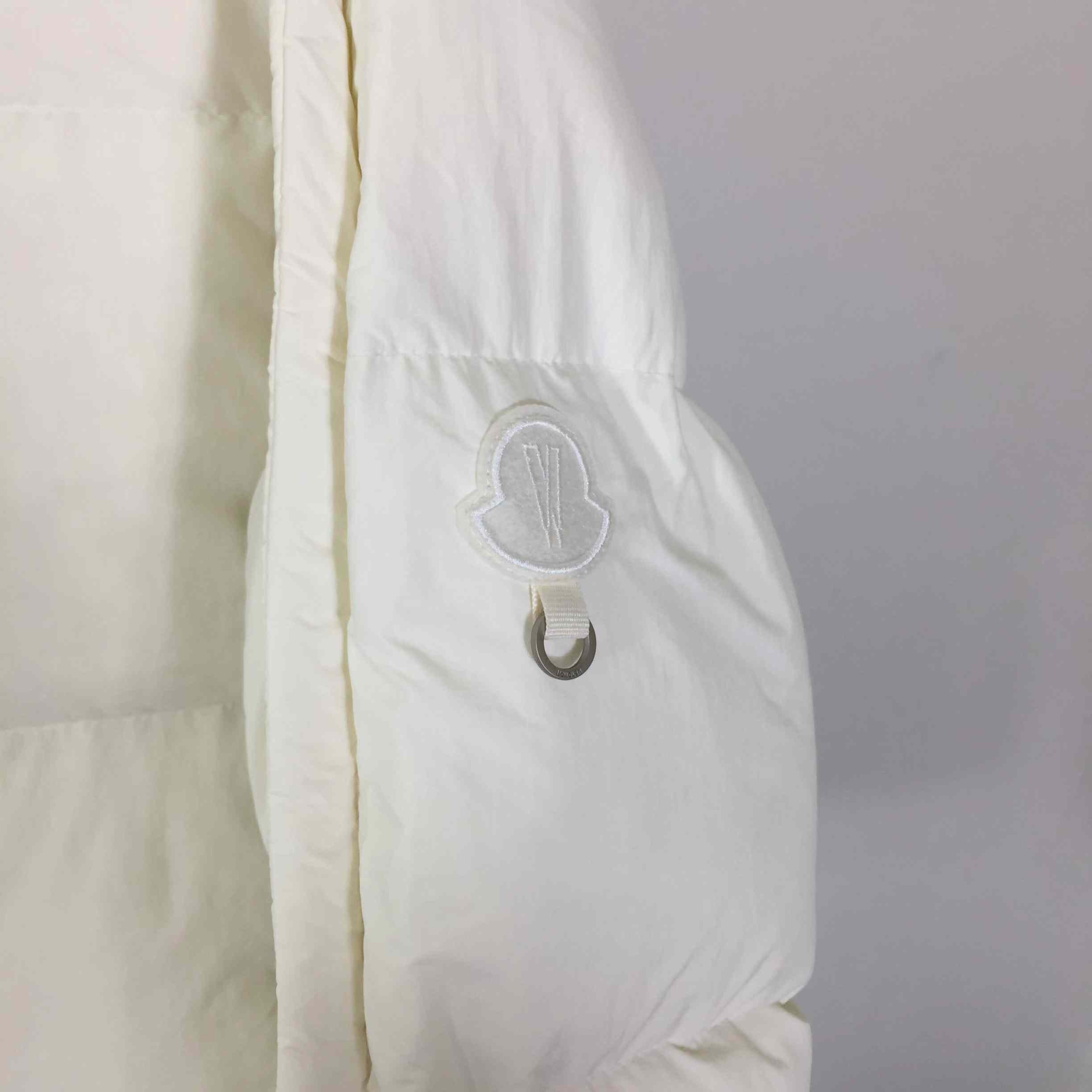 Moncler X Willow Smith Yael Down Jacket In White - FashionPlug