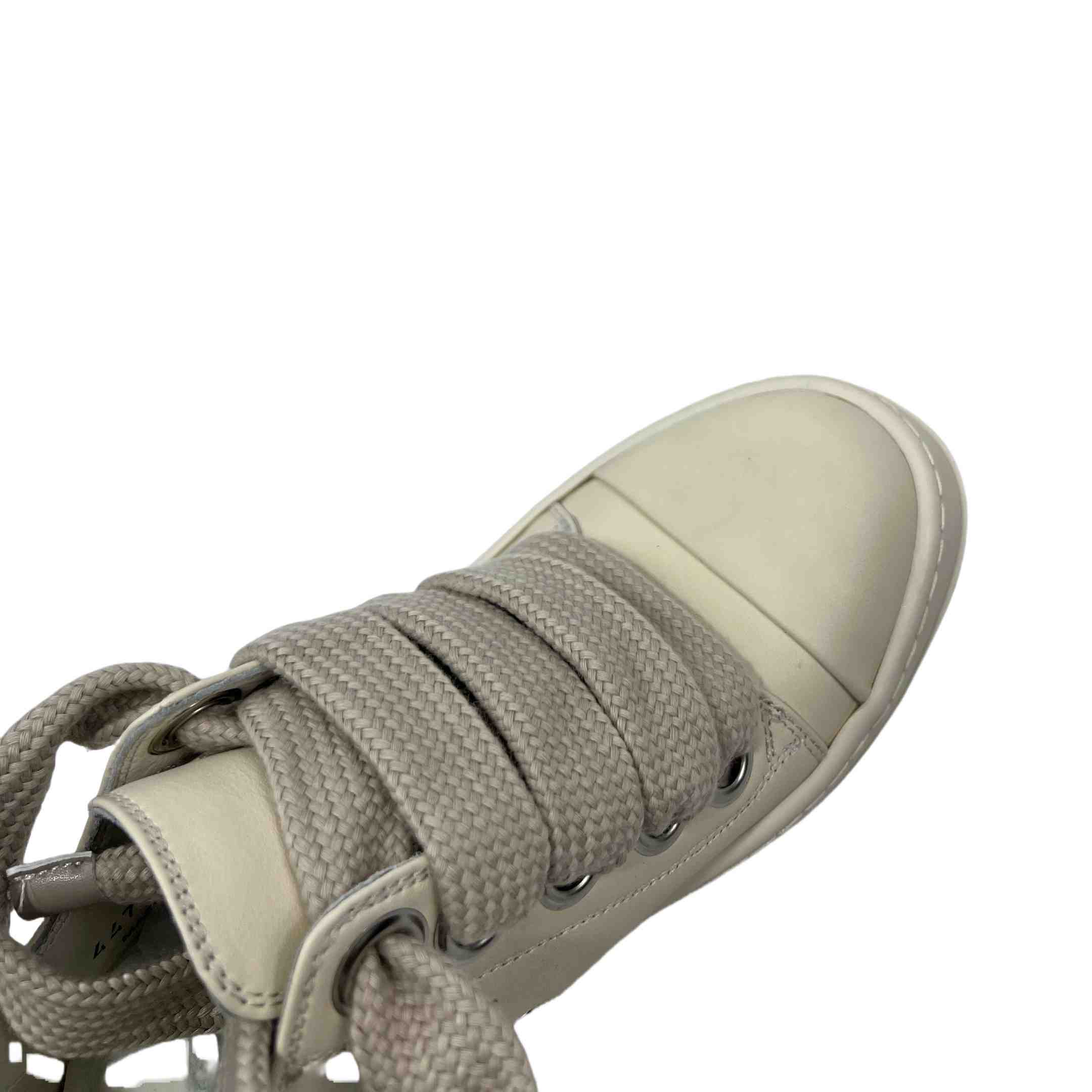 Rick Owens Lido Low Top Sneaks Jumbo Laced Milk - FashionPlug