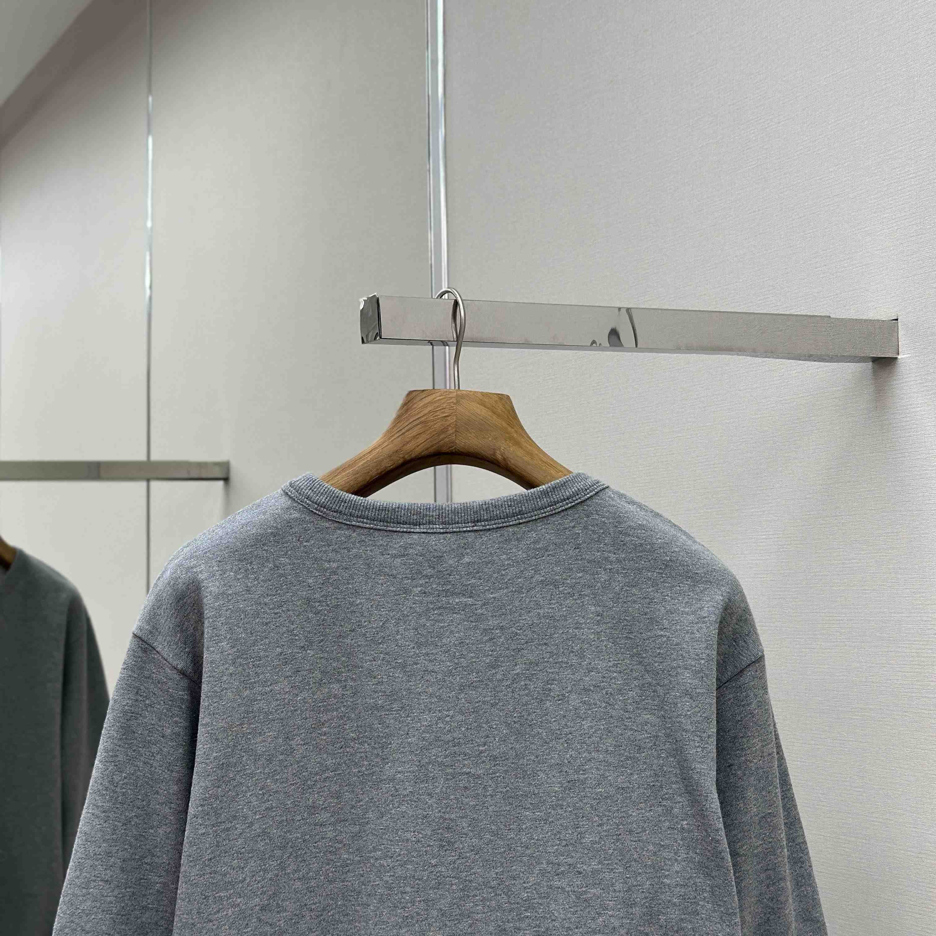 Dior Montaigne Sweatshirt  - FashionPlug