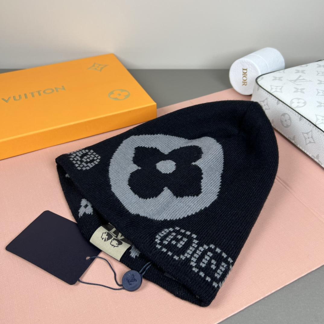 Louis Vuitton LV Fit Monogram Beanie   M5226A - FashionPlug