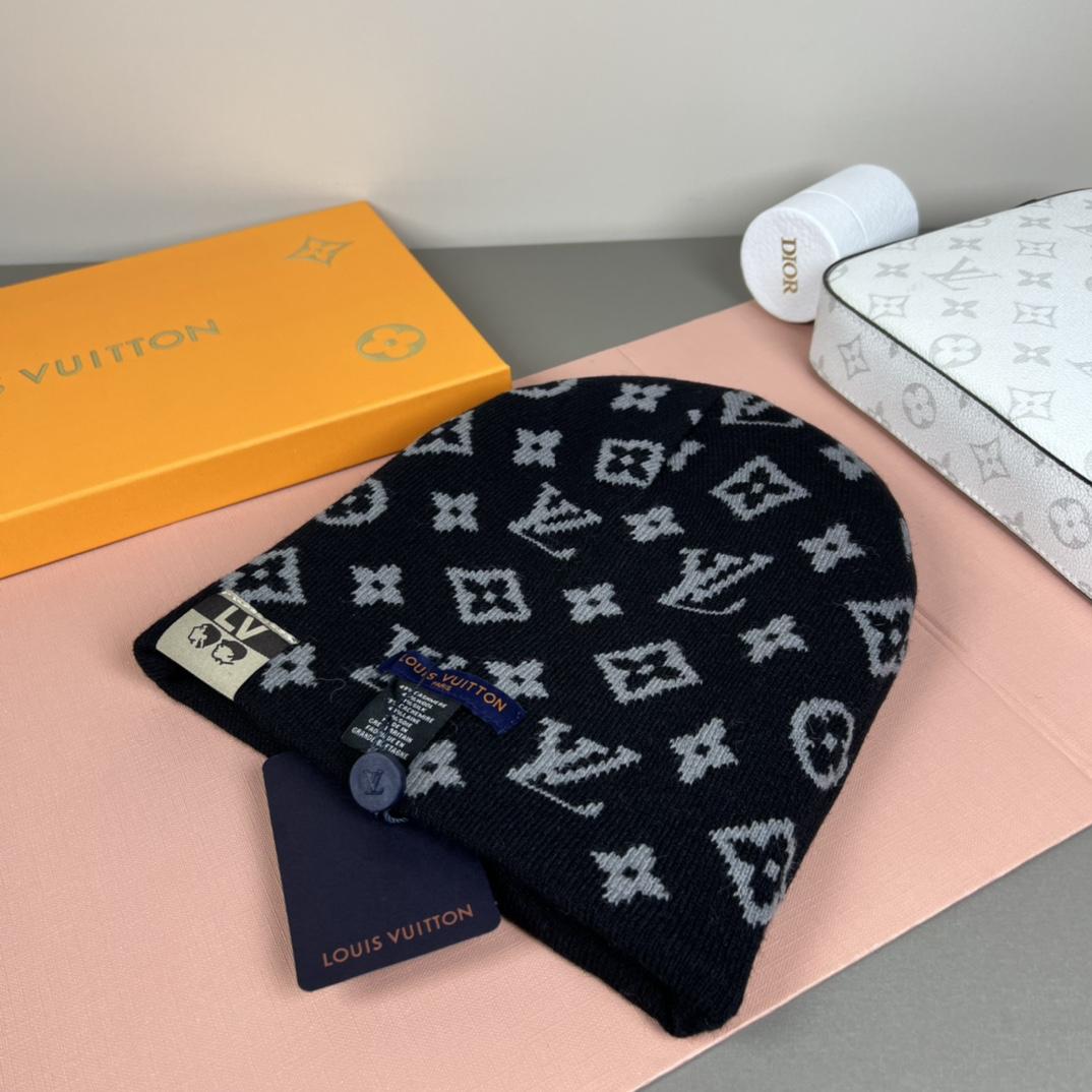 Louis Vuitton LV Fit Monogram Beanie   M5226A - FashionPlug