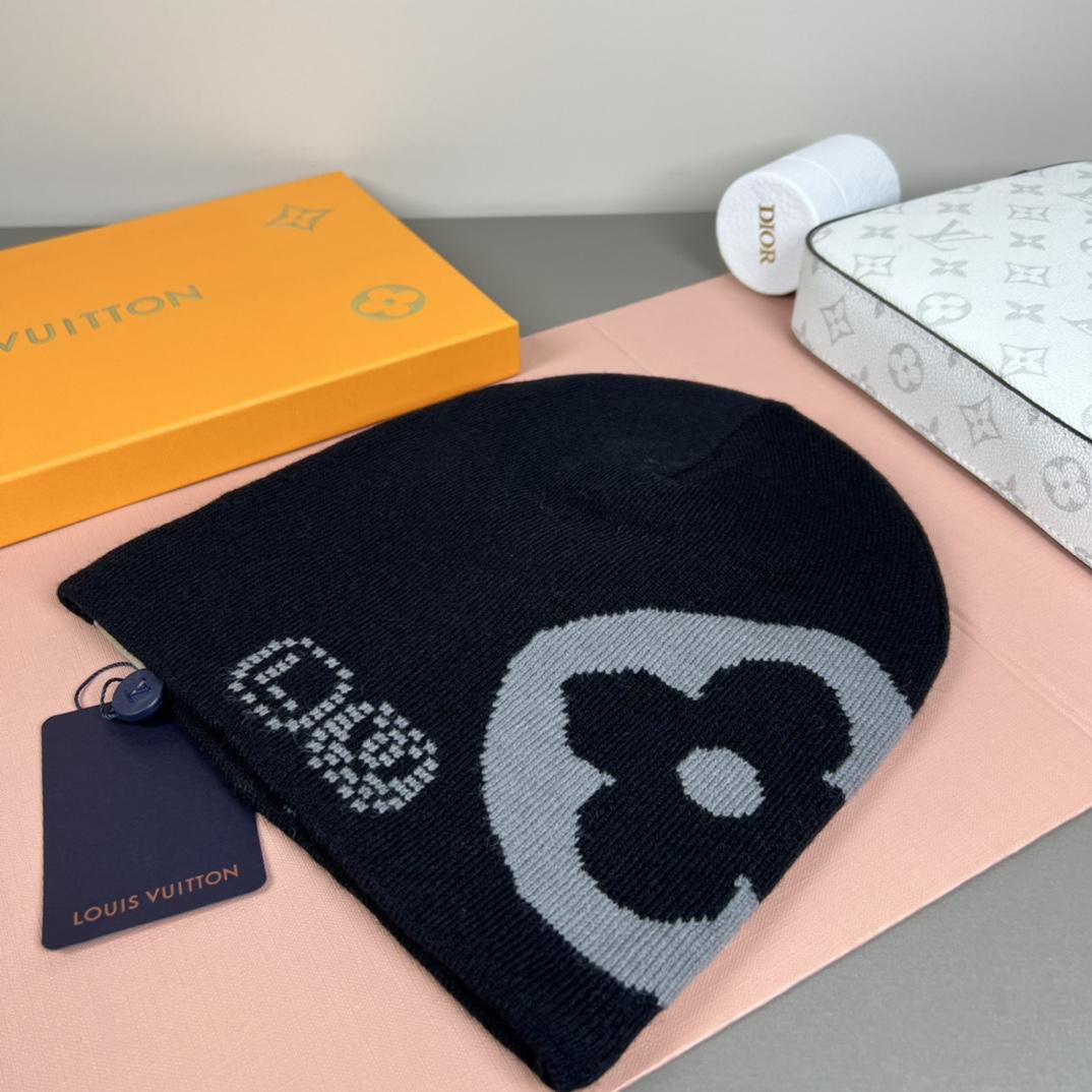 Louis Vuitton LV Fit Monogram Beanie   M5226A - FashionPlug