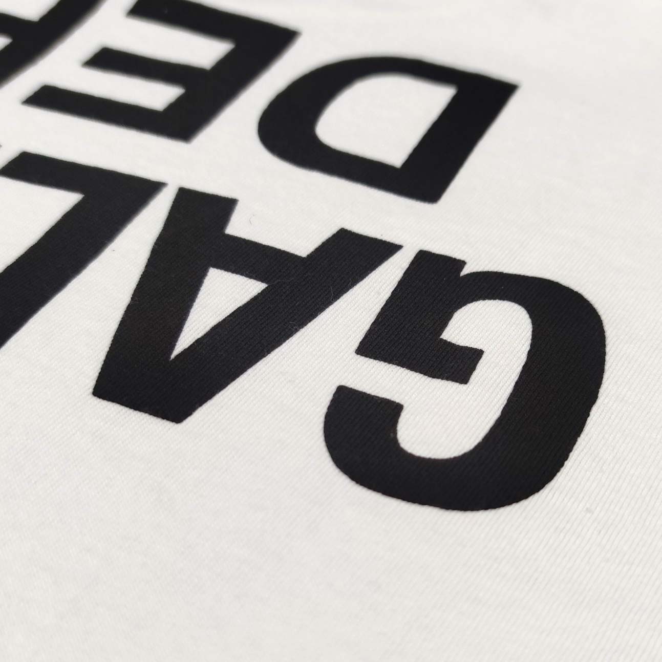 Gallery Dept Tee White Black Used Small - FashionPlug