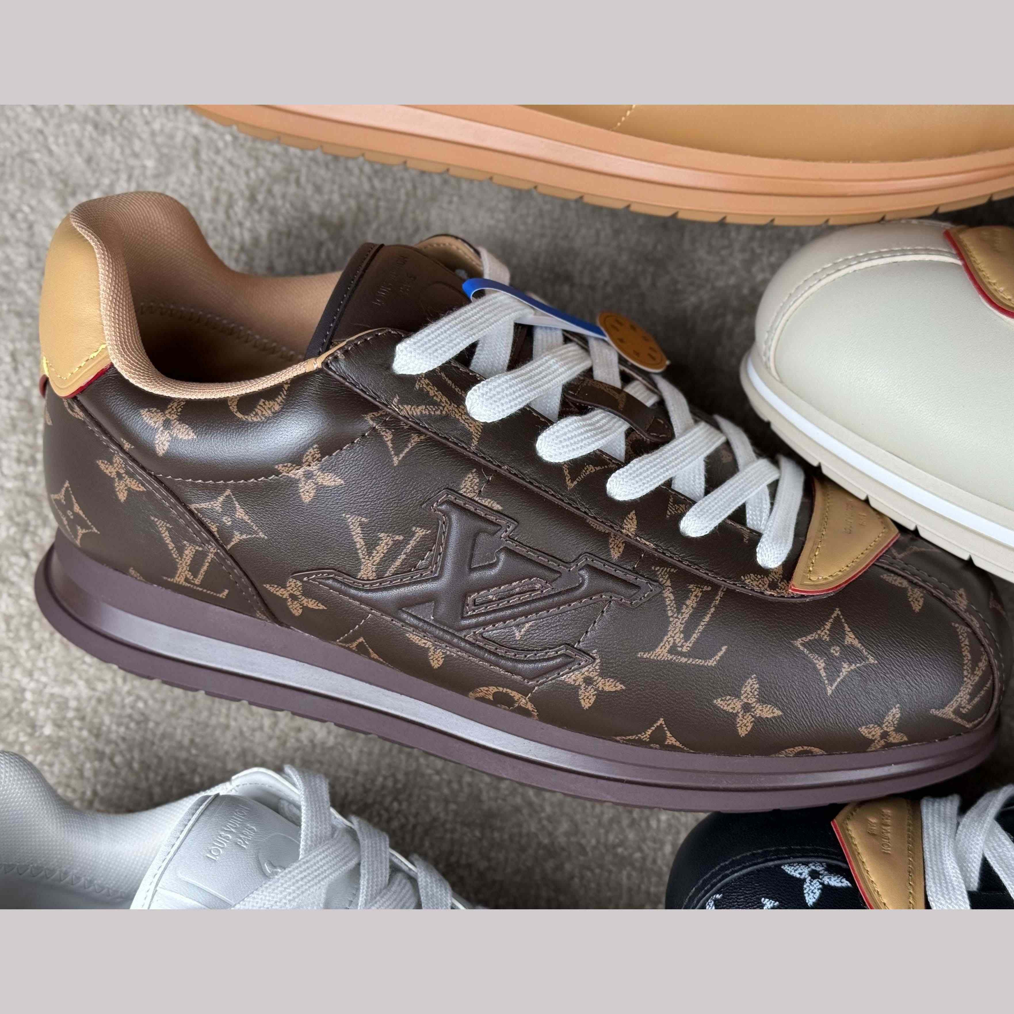 Louis Vuitton LV BUTTERSOFT Sneaker    1AIKVD - FashionPlug