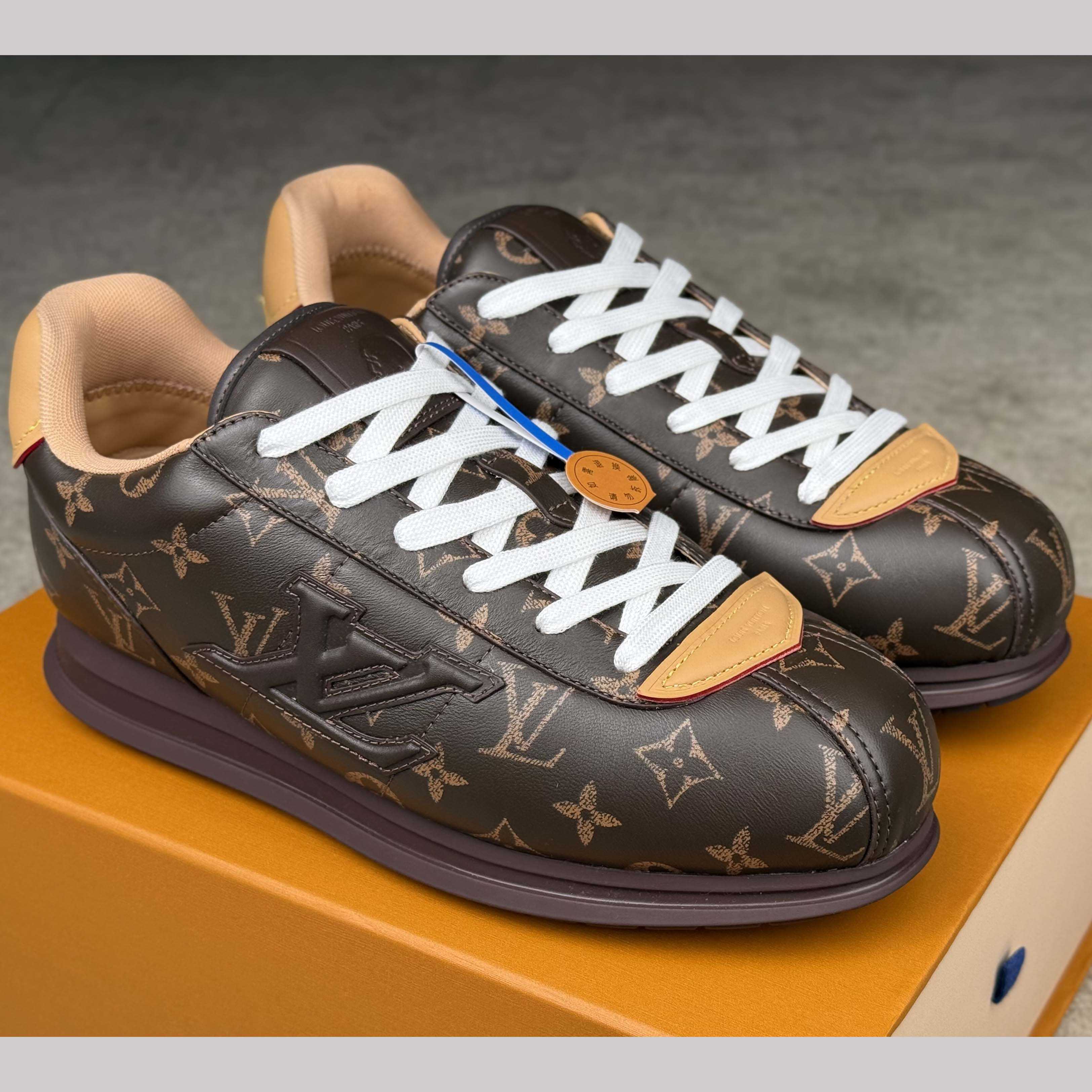 Louis Vuitton LV BUTTERSOFT Sneaker    1AIKVD - FashionPlug