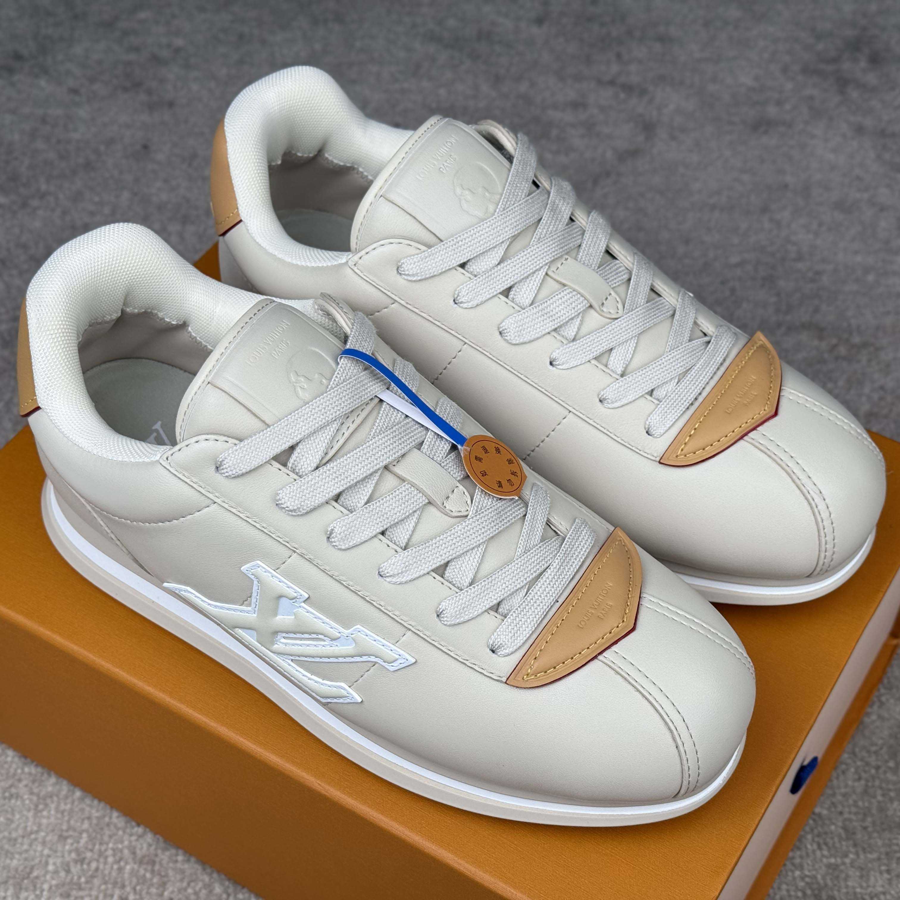 Louis Vuitton LV BUTTERSOFT Sneaker    1AIKF4 - FashionPlug