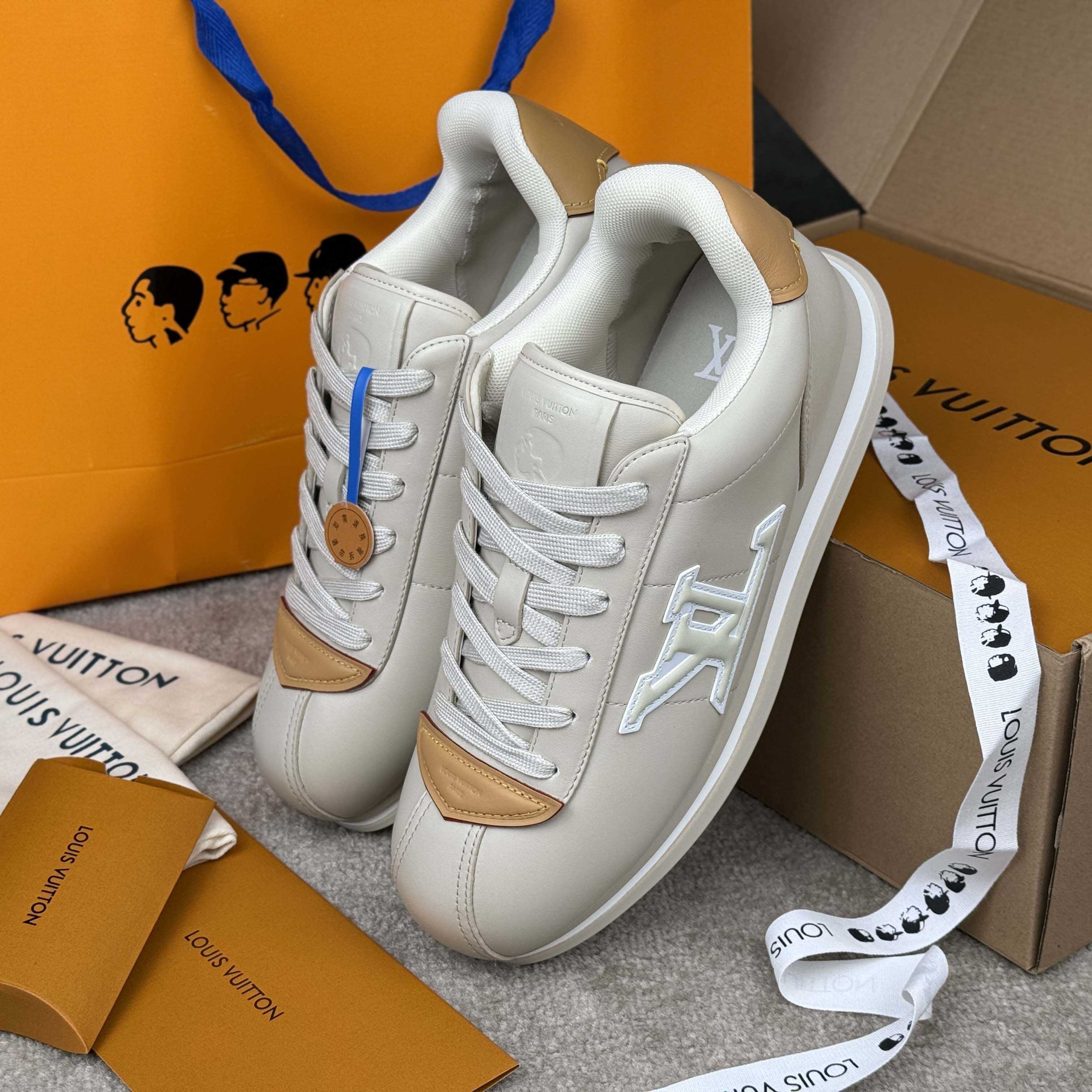 Louis Vuitton LV BUTTERSOFT Sneaker    1AIKF4 - FashionPlug