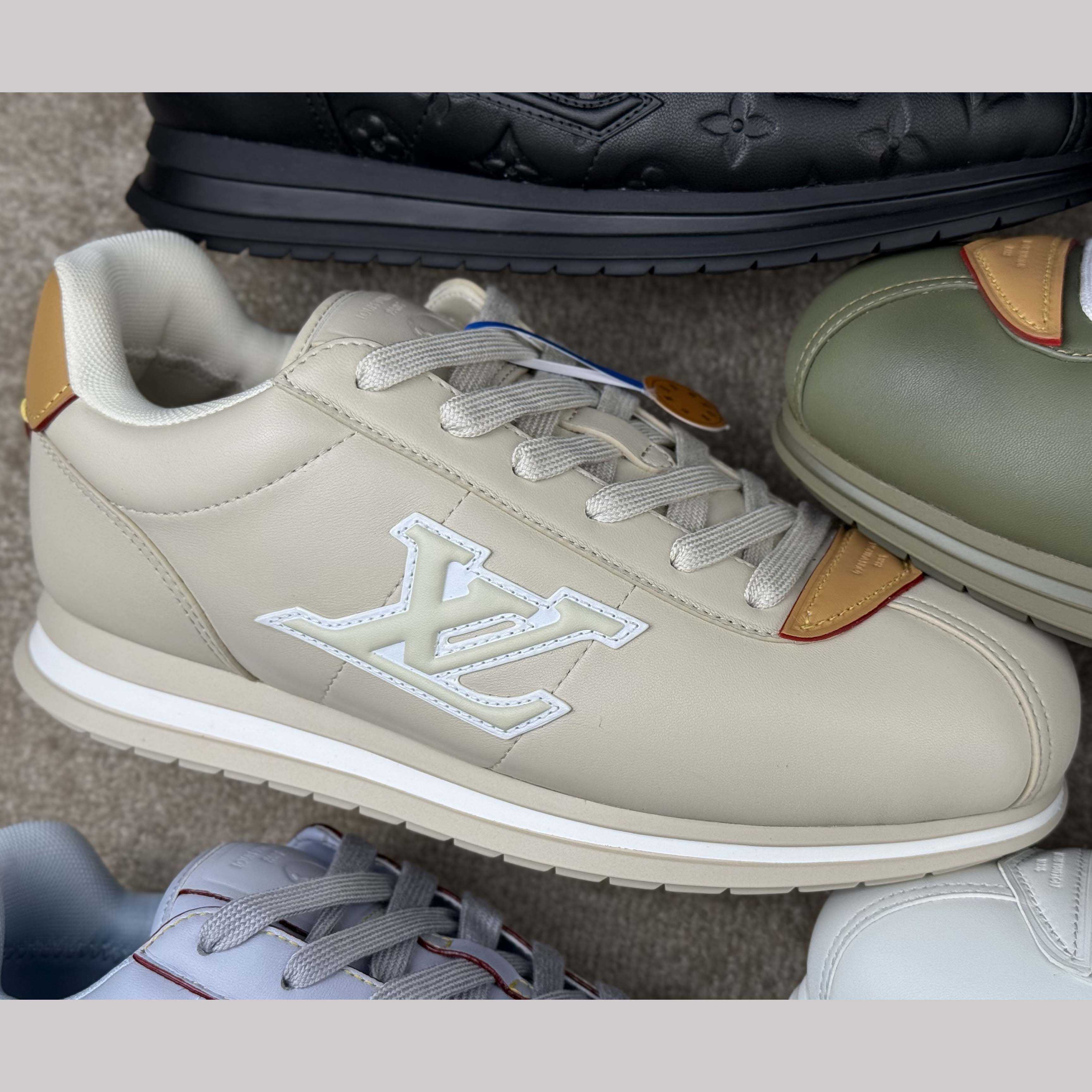Louis Vuitton LV BUTTERSOFT Sneaker    1AIKF4 - FashionPlug