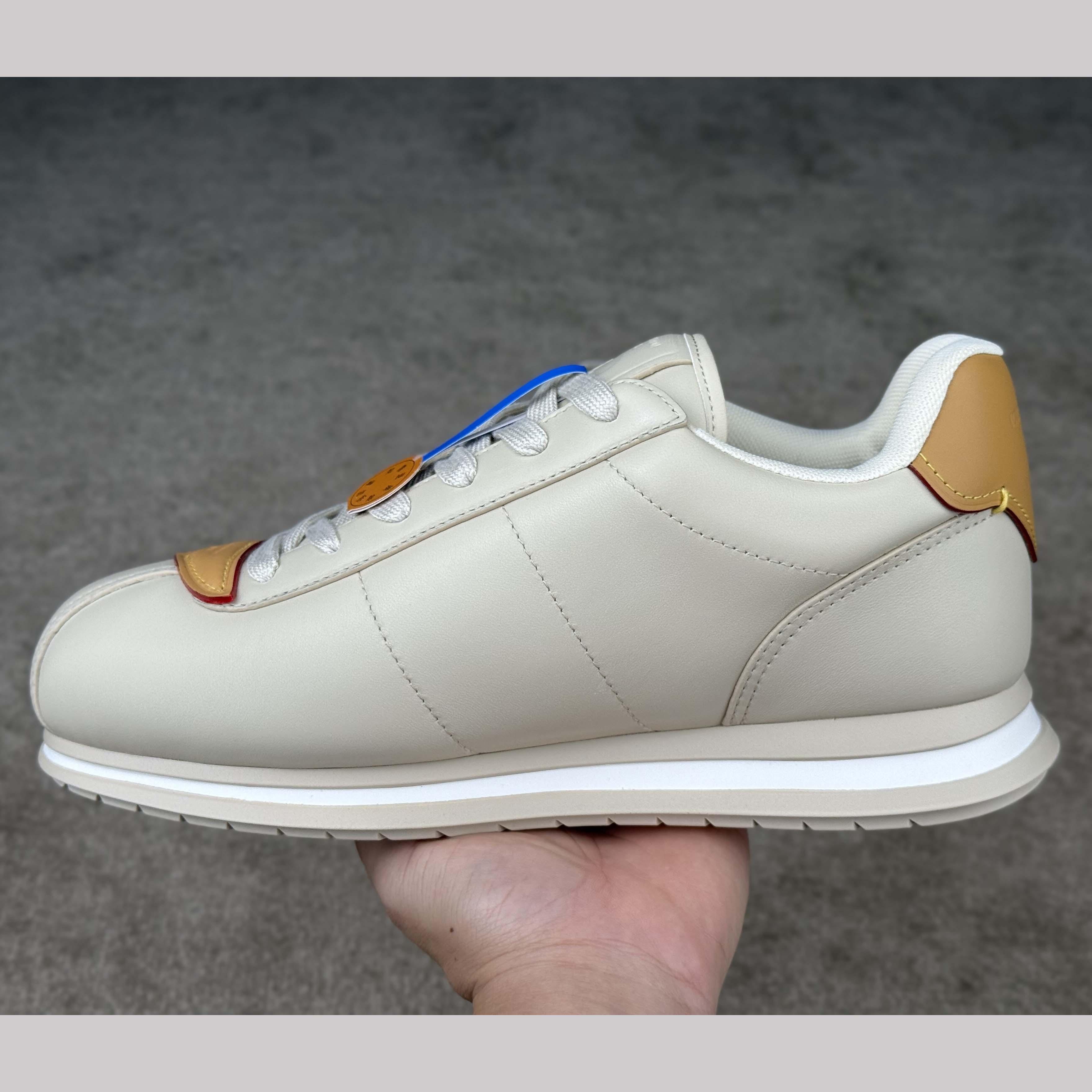 Louis Vuitton LV BUTTERSOFT Sneaker    1AIKF4 - FashionPlug
