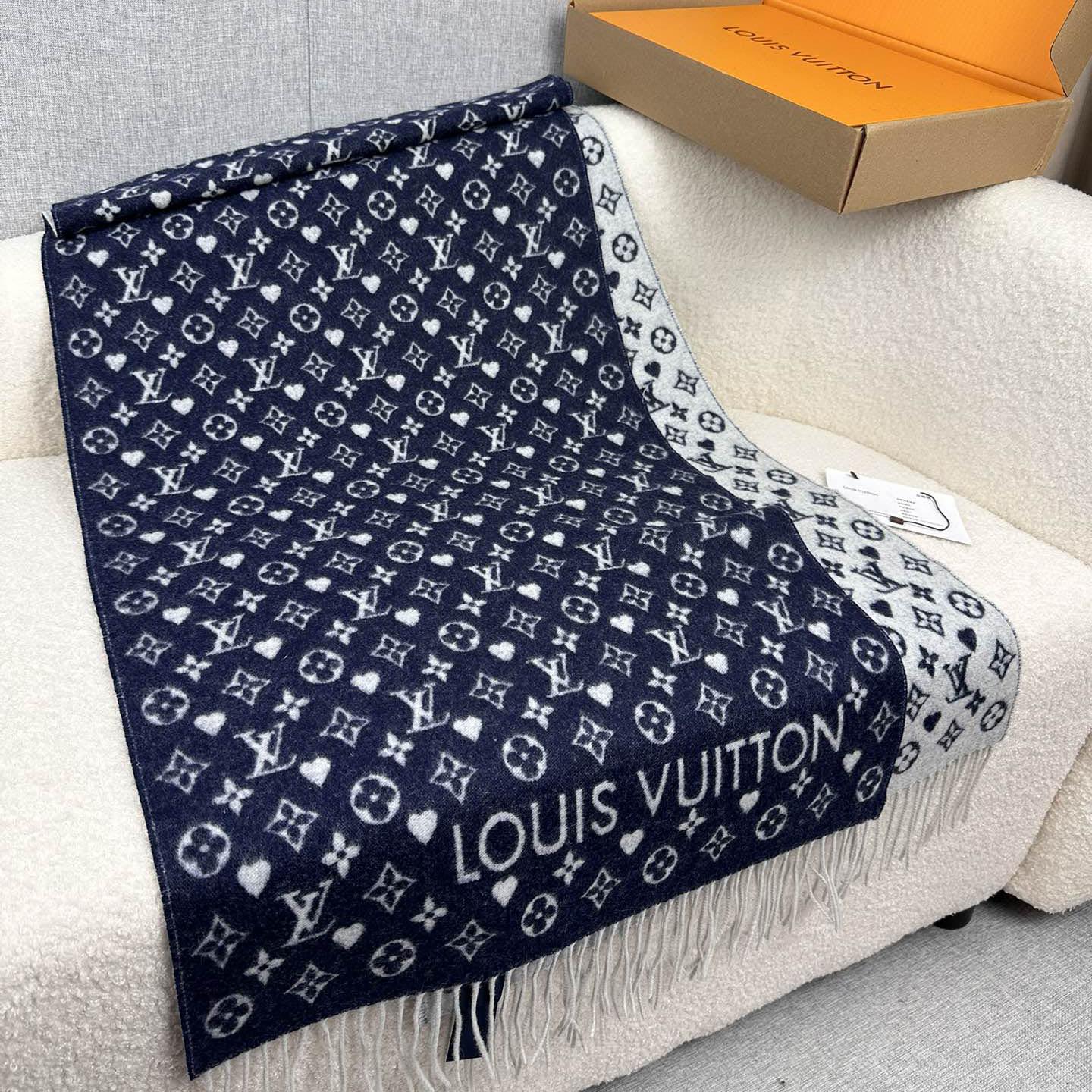 Louis Vuitton Game On Scarf   45*180cm - FashionPlug