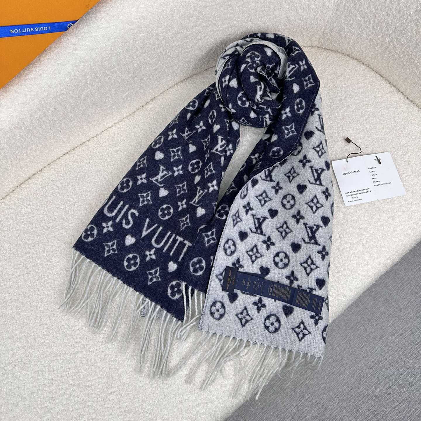 Louis Vuitton Game On Scarf   45*180cm - FashionPlug