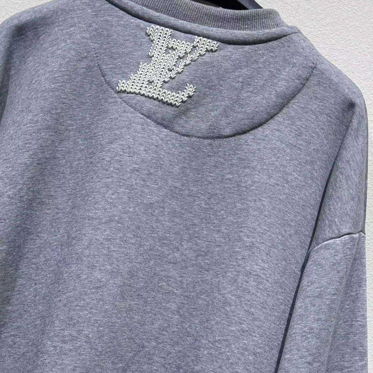 Louis Vuitton Embroidered Signature Sweatshirt   1AIKCO - FashionPlug
