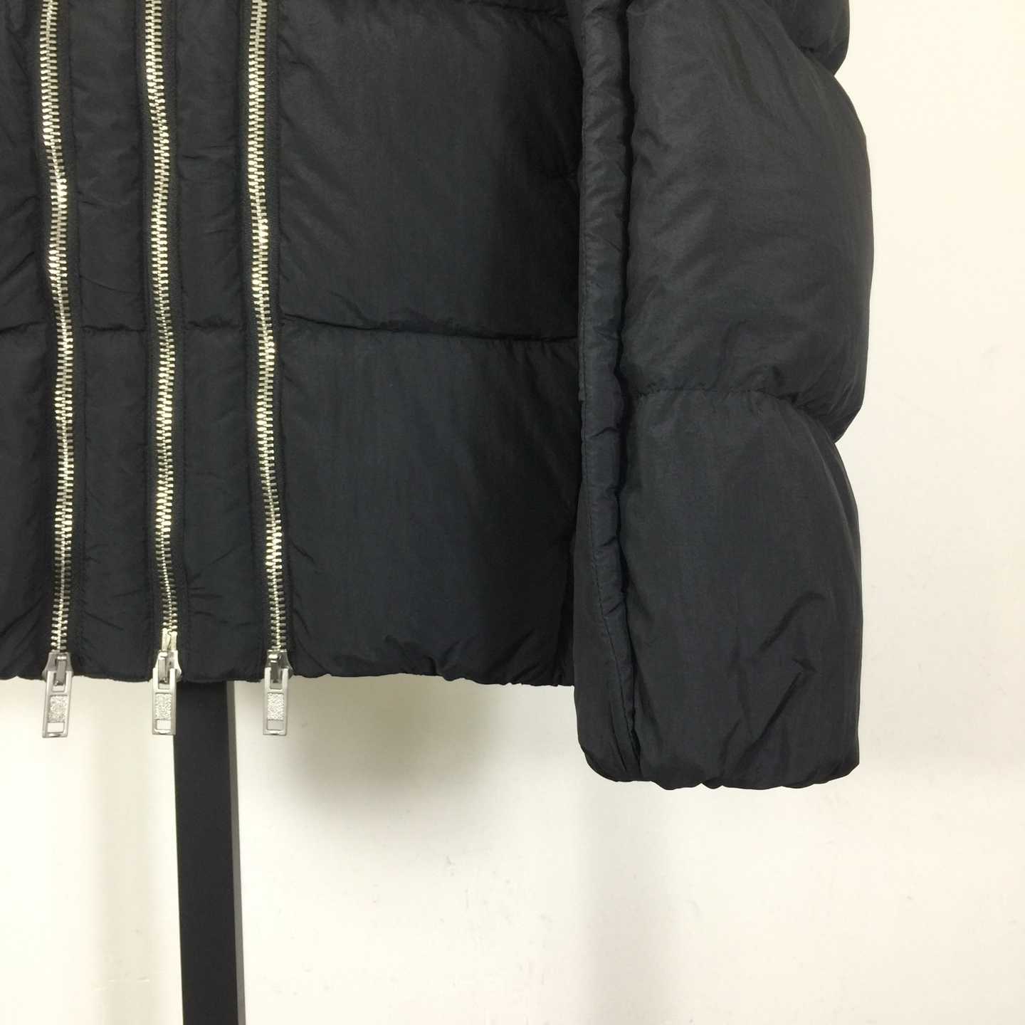 Moncler X Willow Smith Yael Down Jacket In Black - FashionPlug