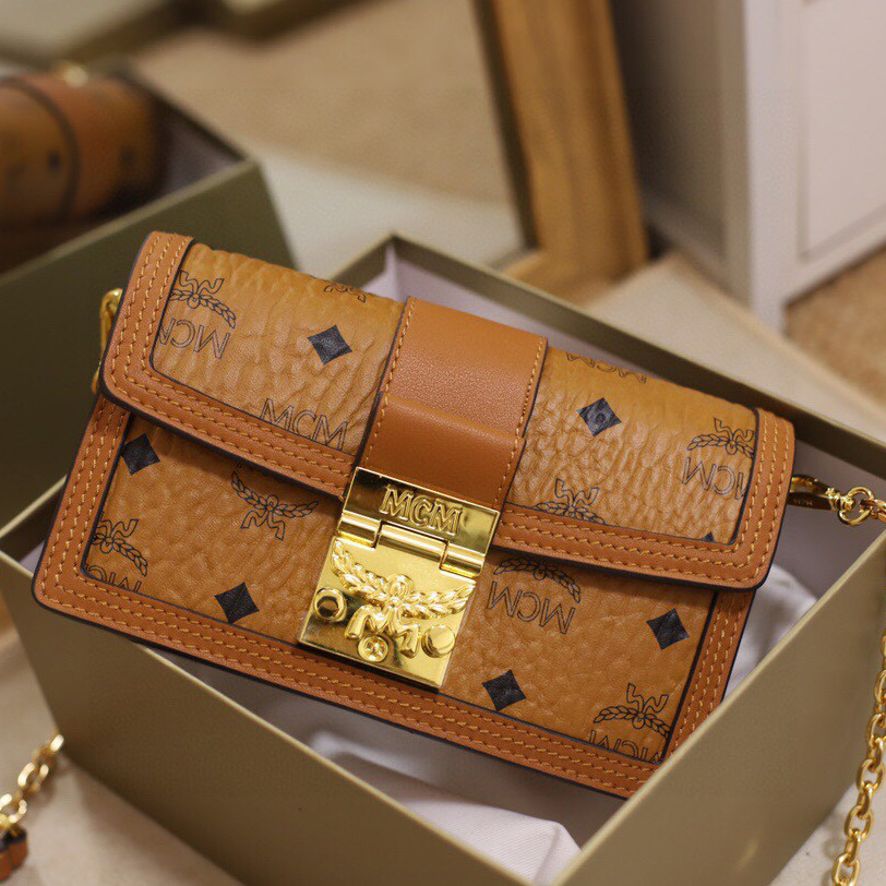 MCM Tracy Crossbody In Visetos （11x 18.5 x 5cm） - FashionPlug
