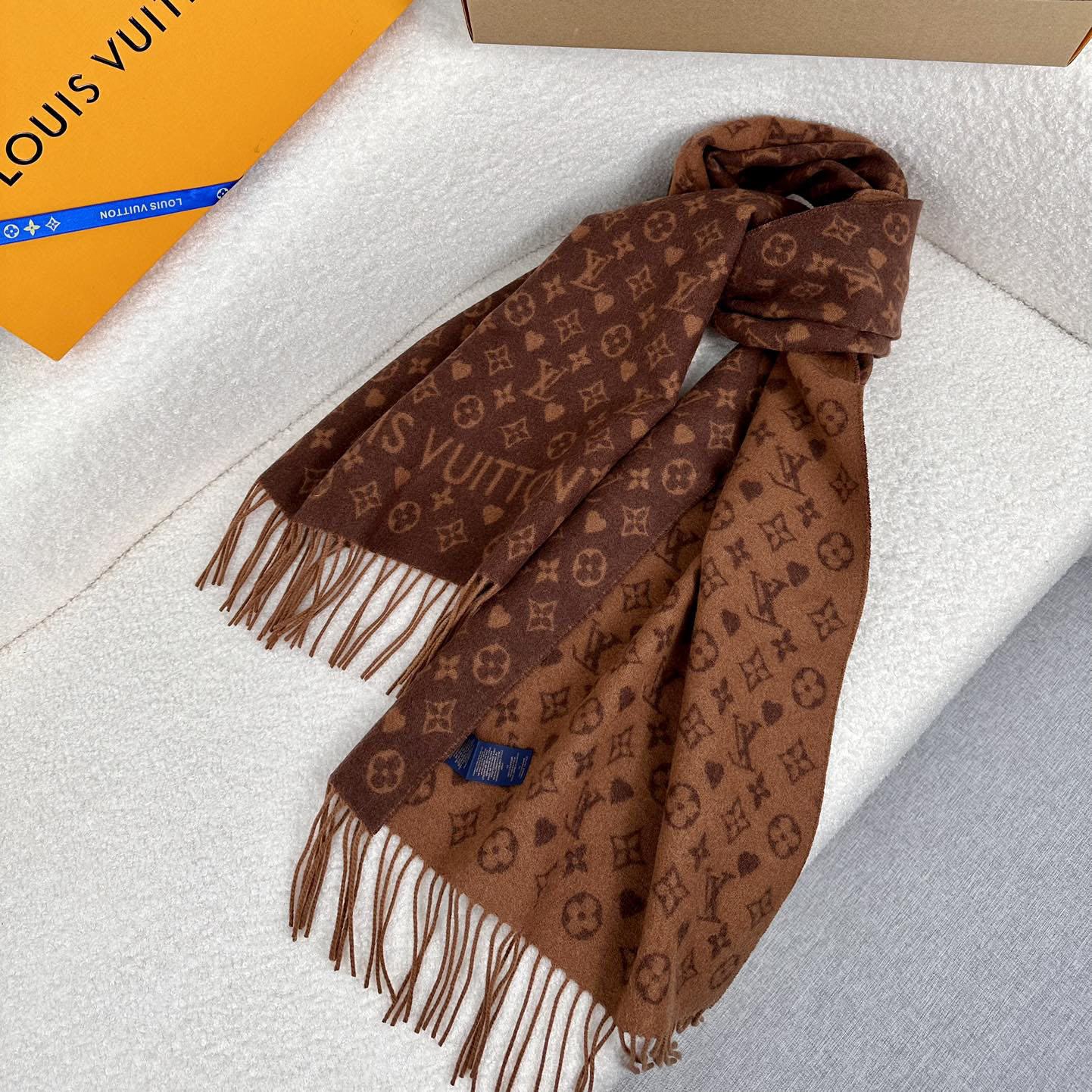 Louis Vuitton Game On Scarf   45*180cm - FashionPlug