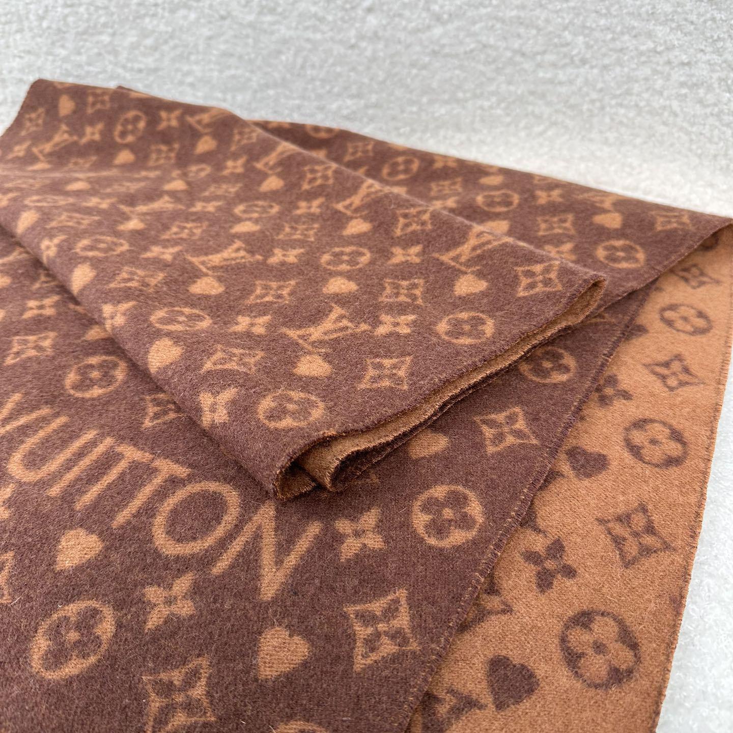 Louis Vuitton Game On Scarf   45*180cm - FashionPlug