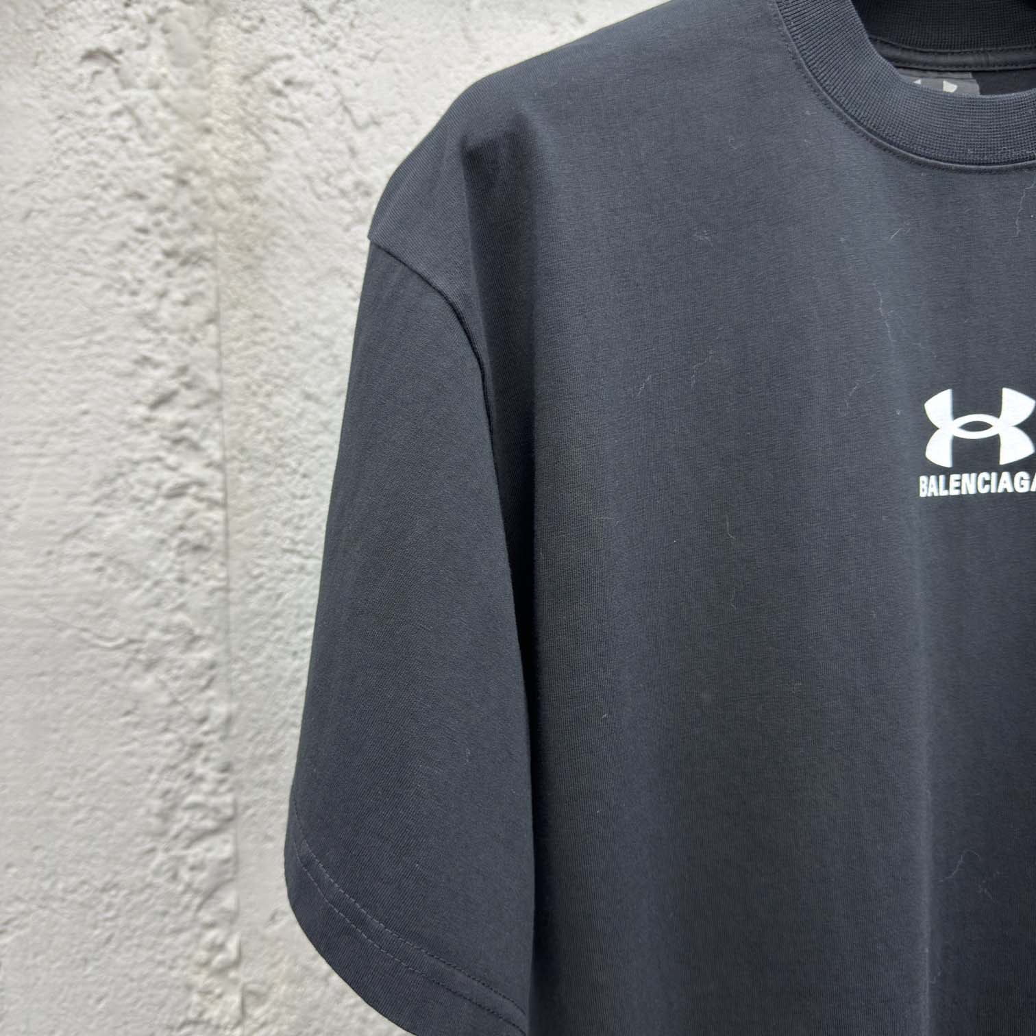 Balenciaga Under Armour® T-Shirt Oversized In Black And White - FashionPlug