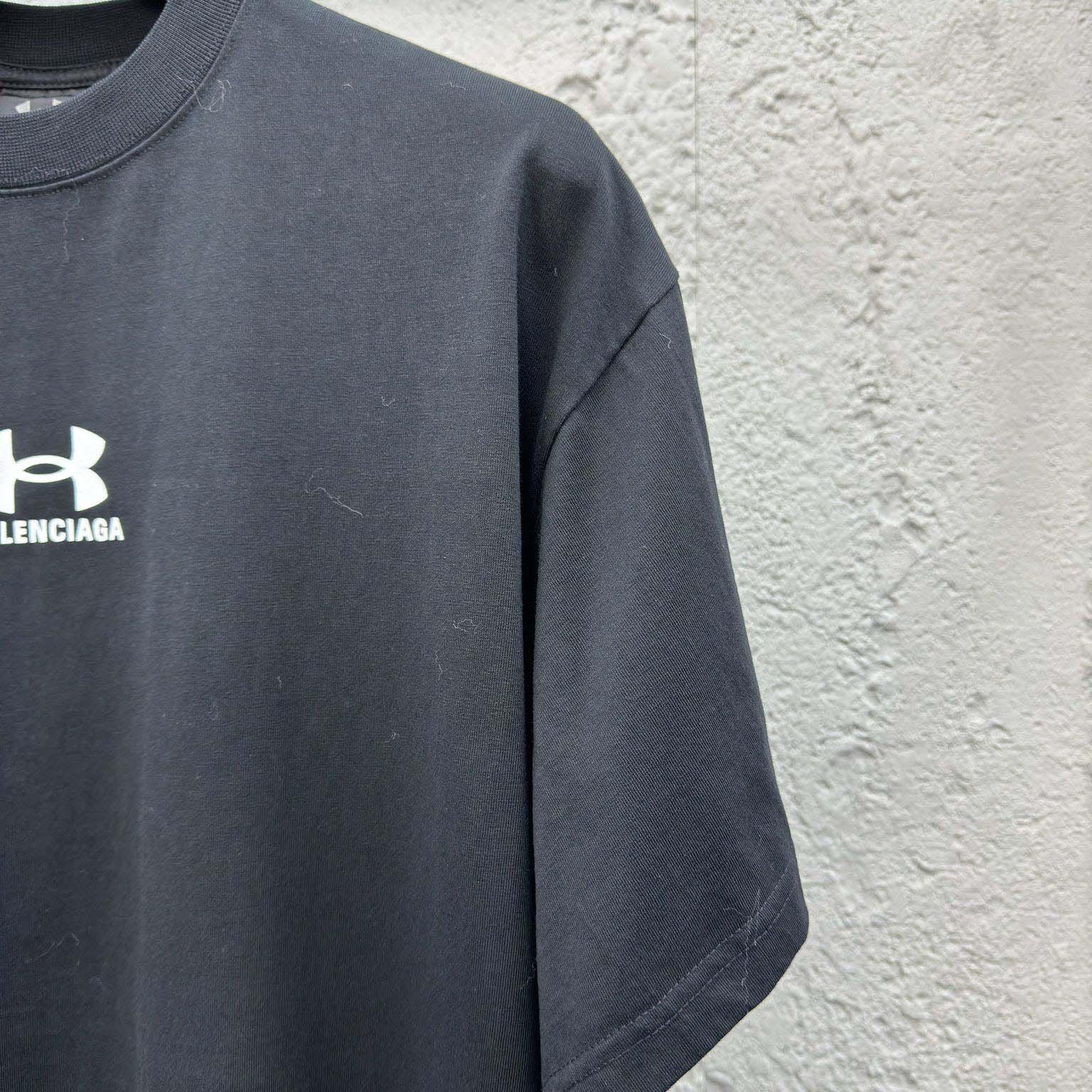 Balenciaga Under Armour® T-Shirt Oversized In Black And White - FashionPlug