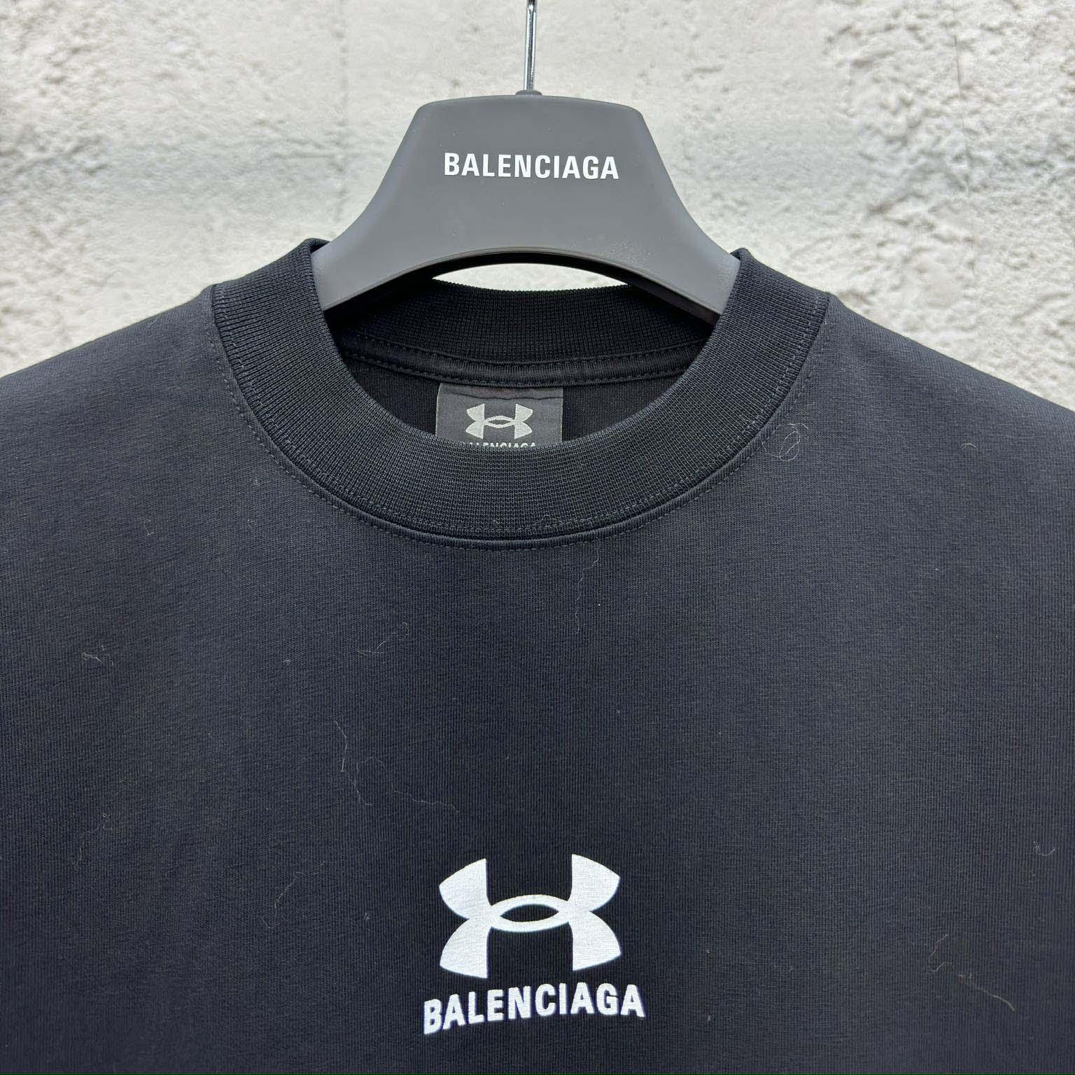 Balenciaga Under Armour® T-Shirt Oversized In Black And White - FashionPlug