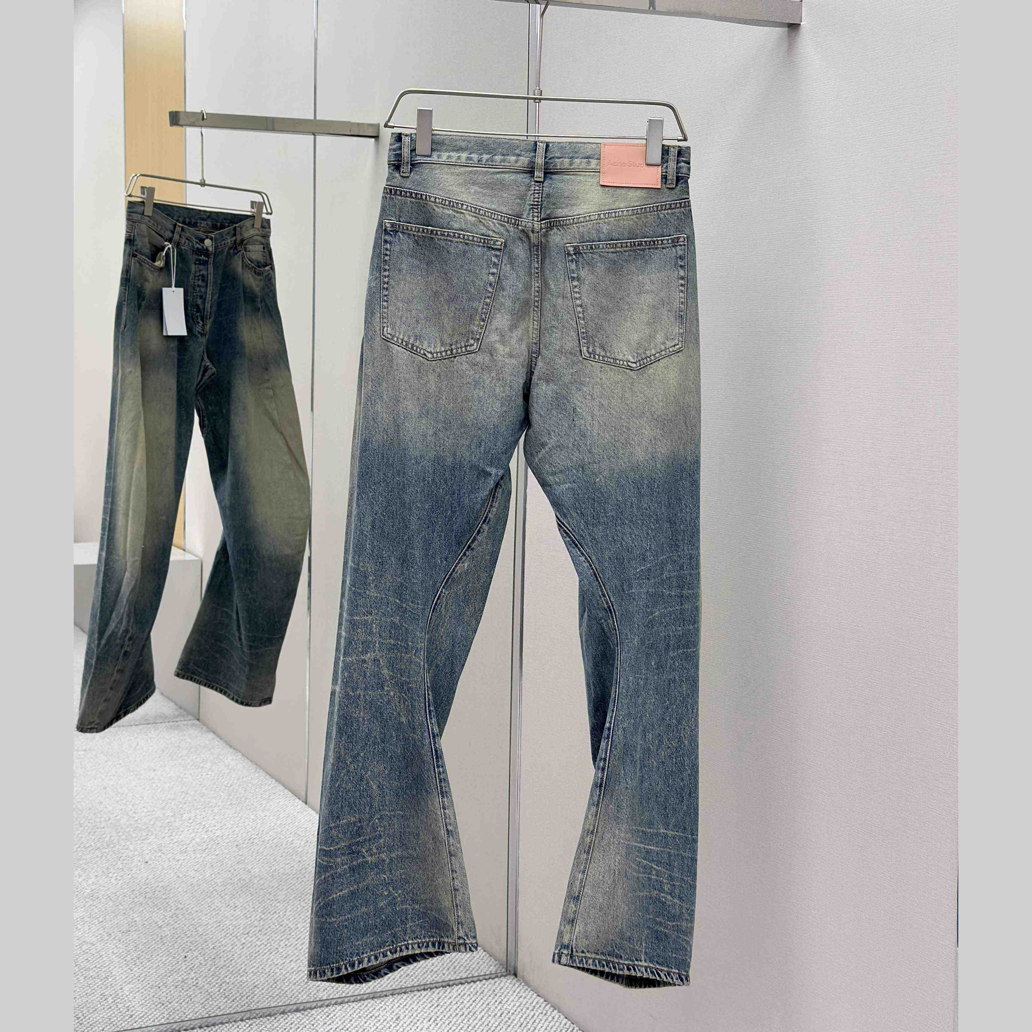Acne Studios - Loose Fit Jeans - 2023 - FashionPlug