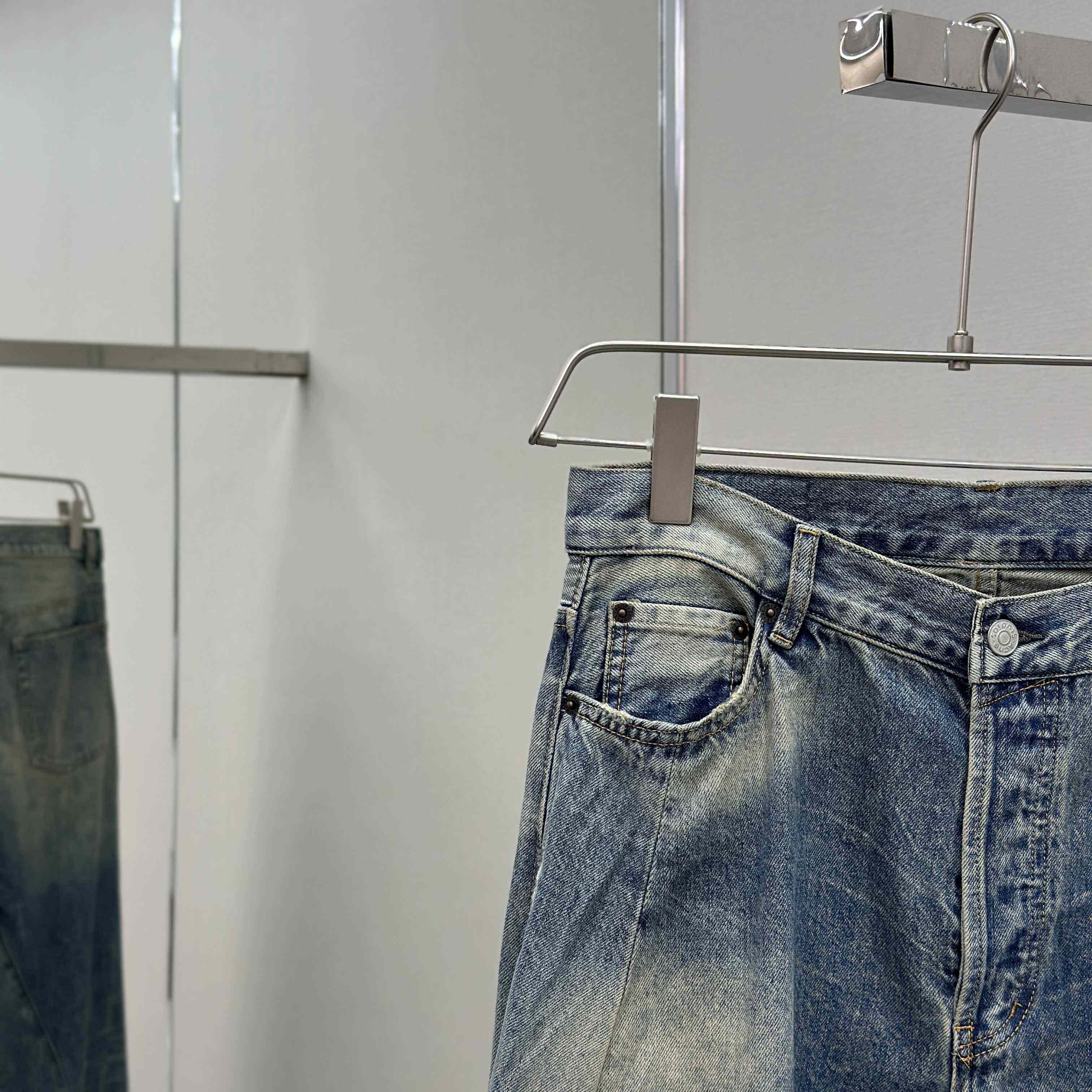 Acne Studios - Loose Fit Jeans - 2023 - FashionPlug
