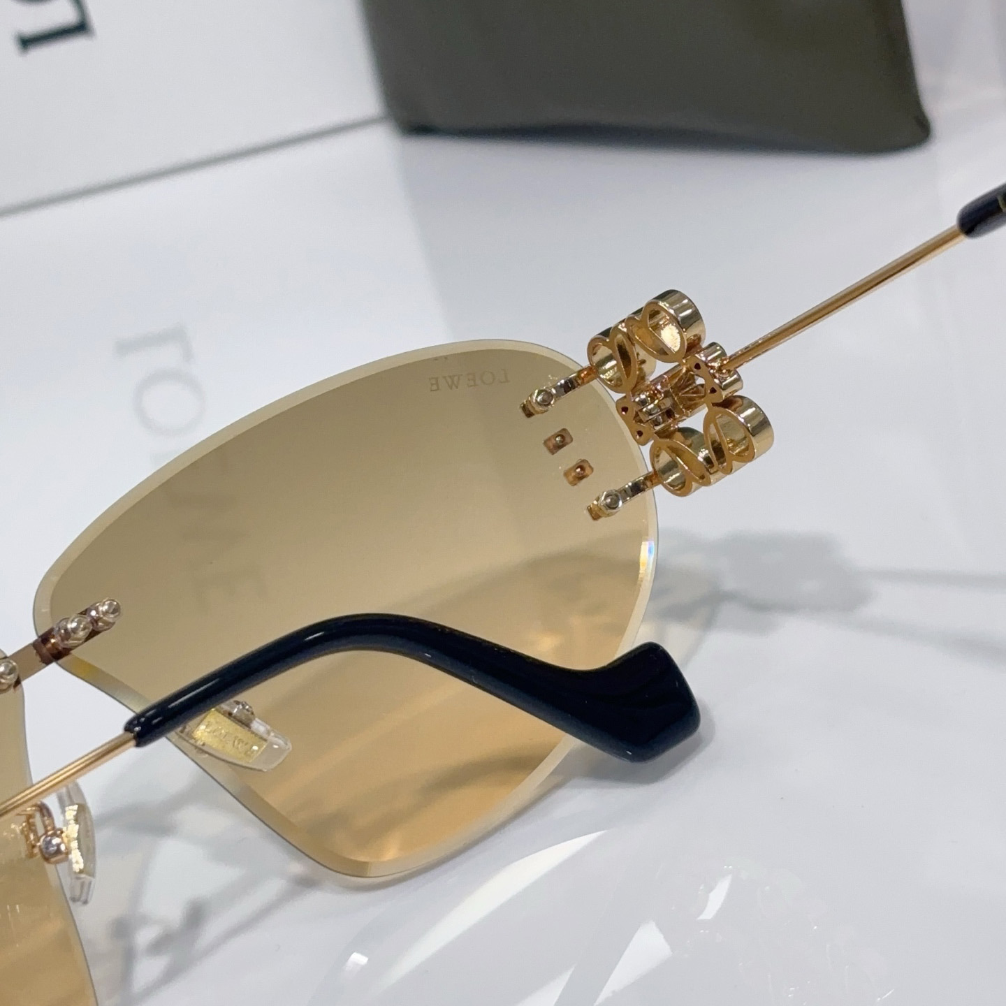 Loewe LW40048U Sunglasses  - FashionPlug